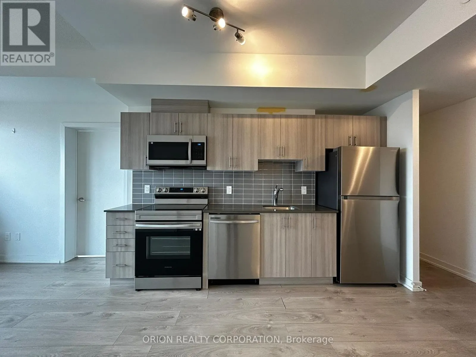 1513 - 1480 BAYLY STREET