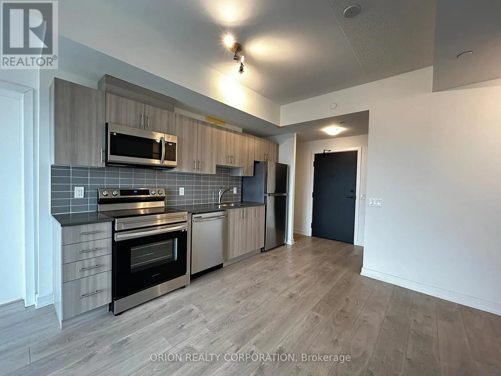 1513 - 1480 BAYLY STREET