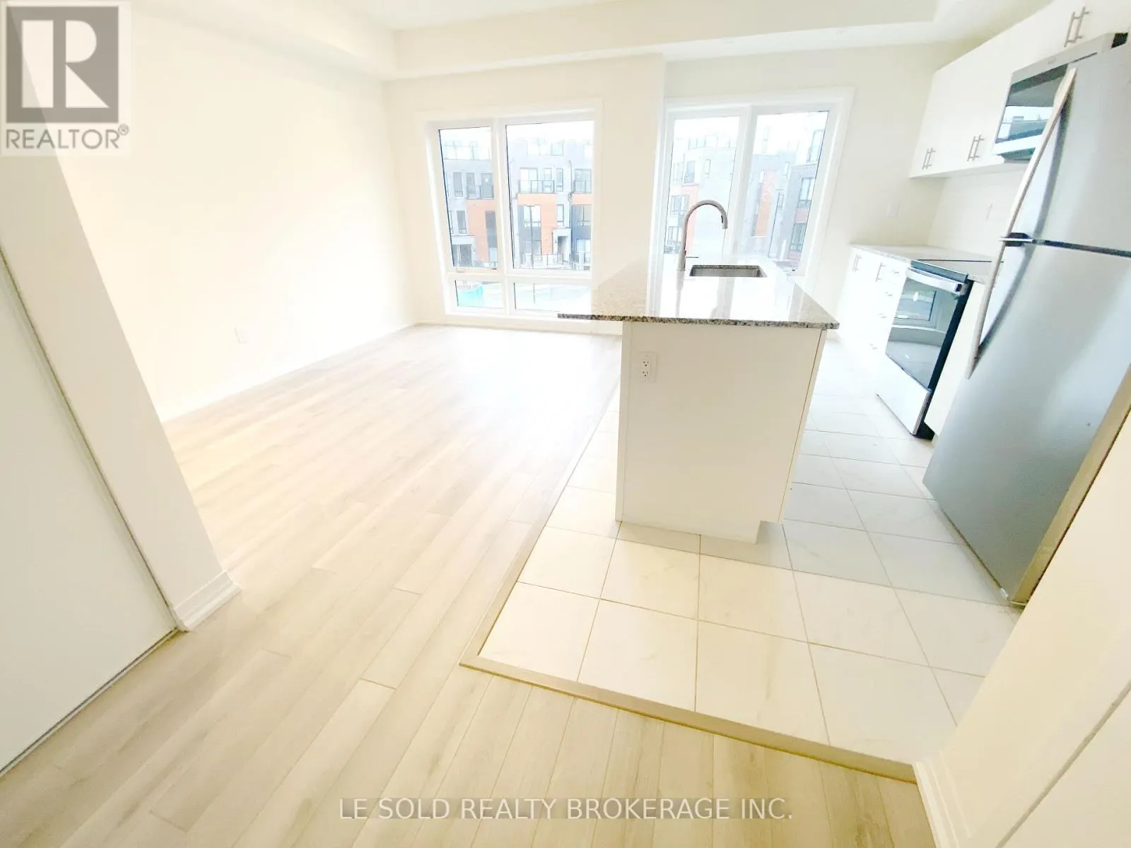 32 - 145 TAPSCOTT ROAD