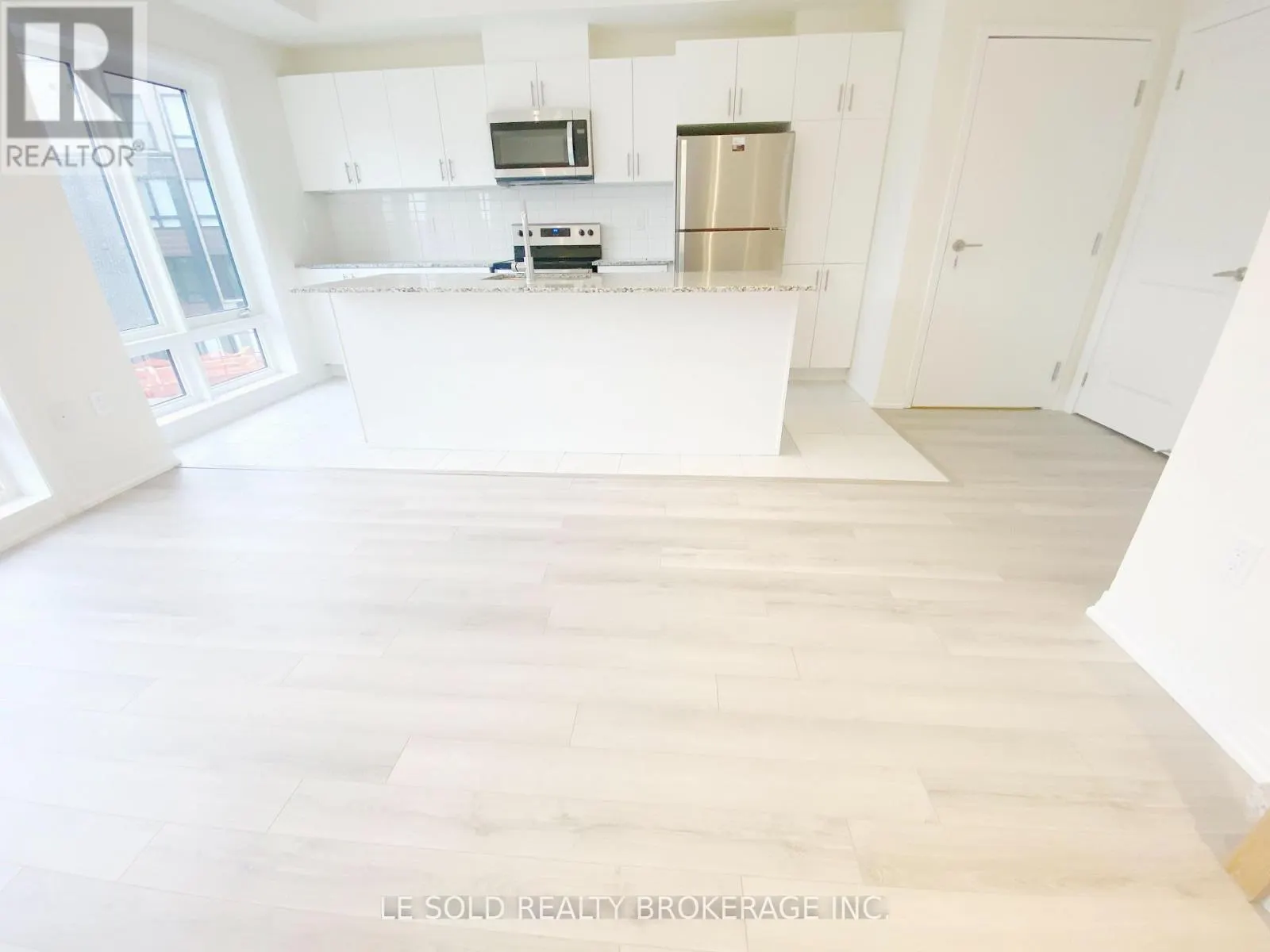 32 - 145 TAPSCOTT ROAD
