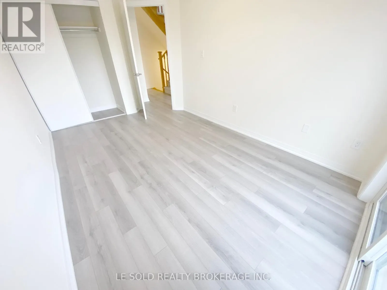 32 - 145 TAPSCOTT ROAD