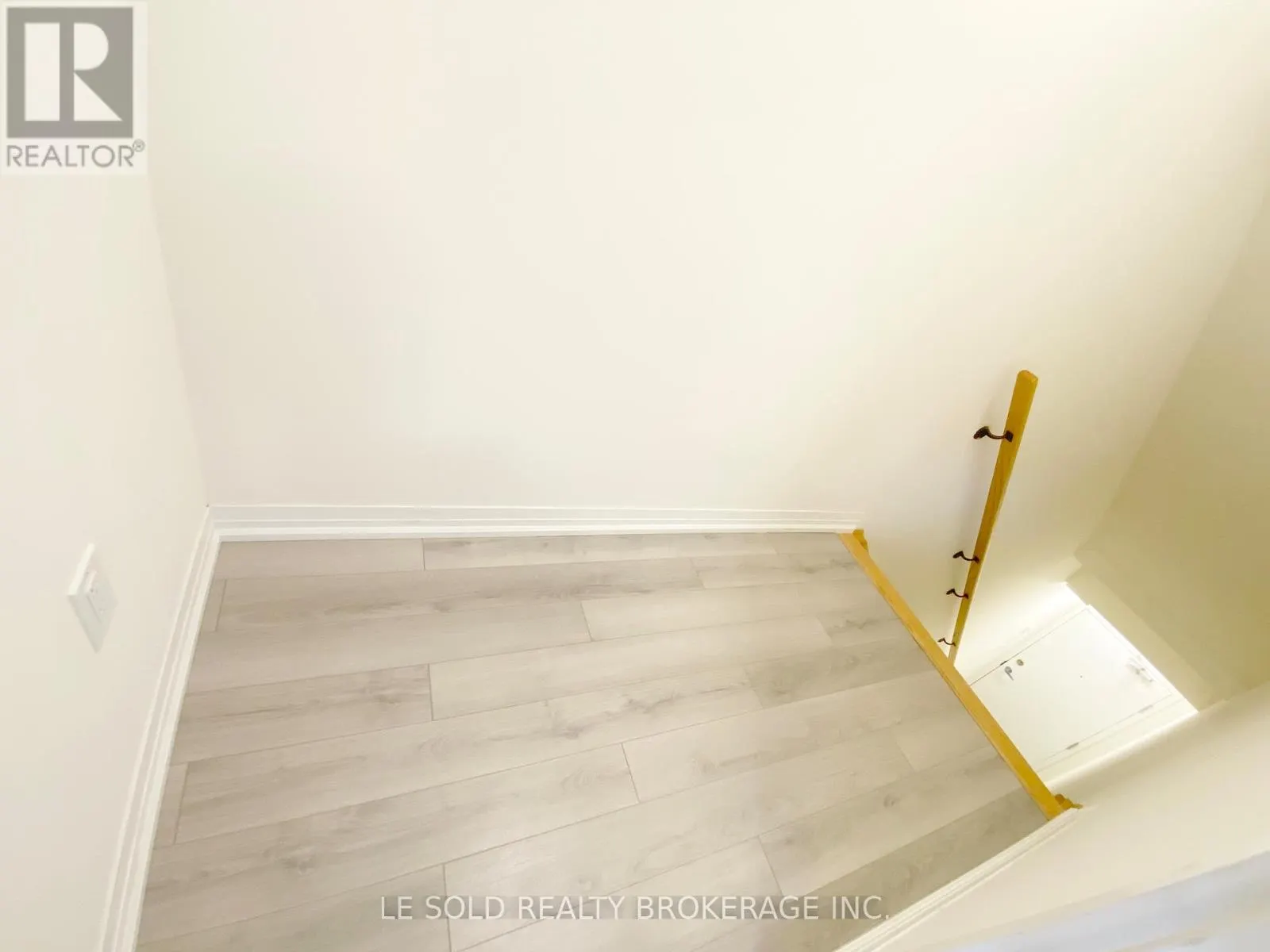 32 - 145 TAPSCOTT ROAD