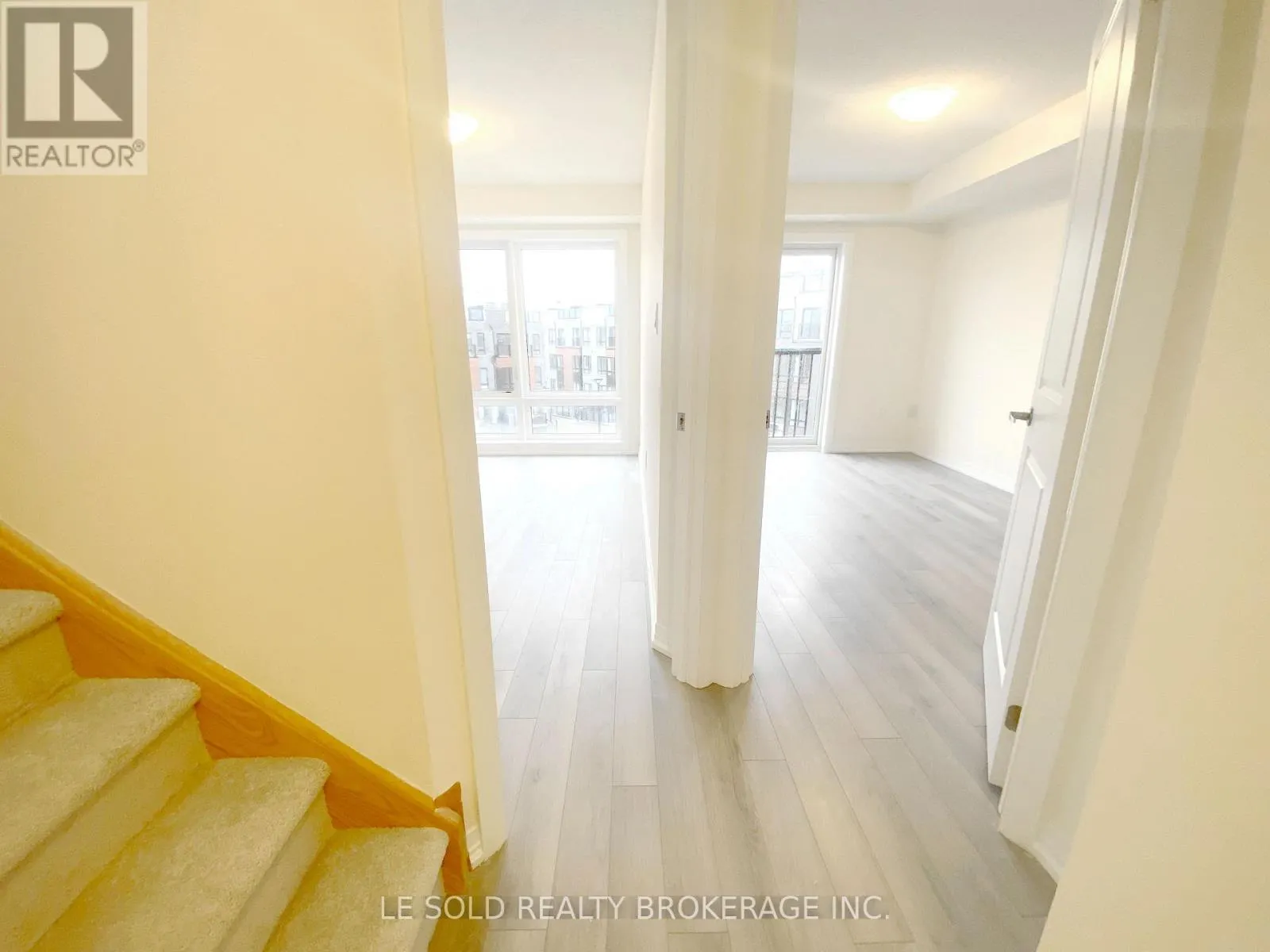 32 - 145 TAPSCOTT ROAD