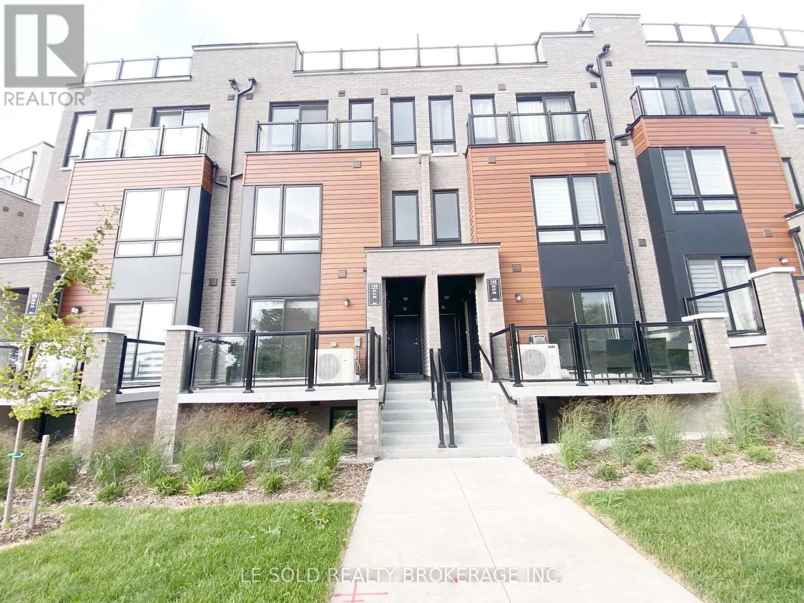 32 - 145 TAPSCOTT ROAD