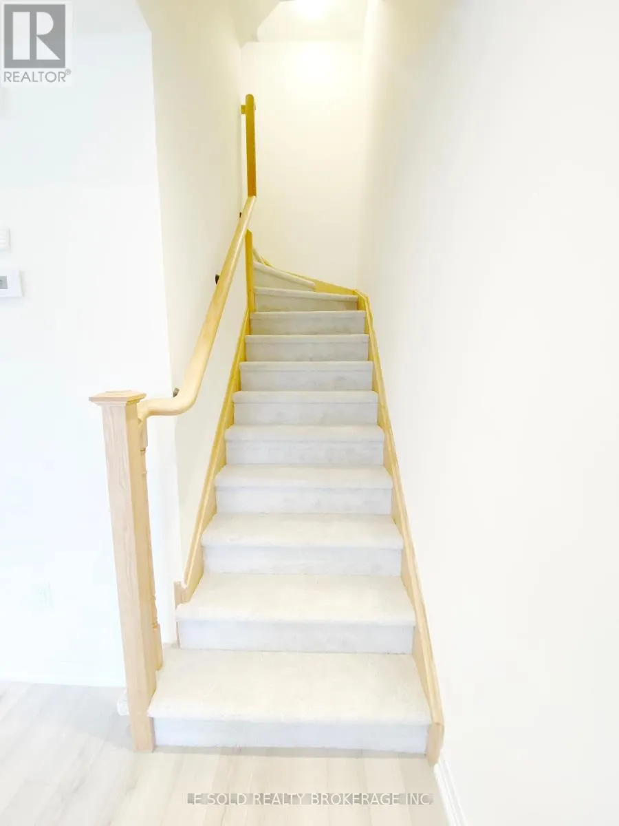 32 - 145 TAPSCOTT ROAD
