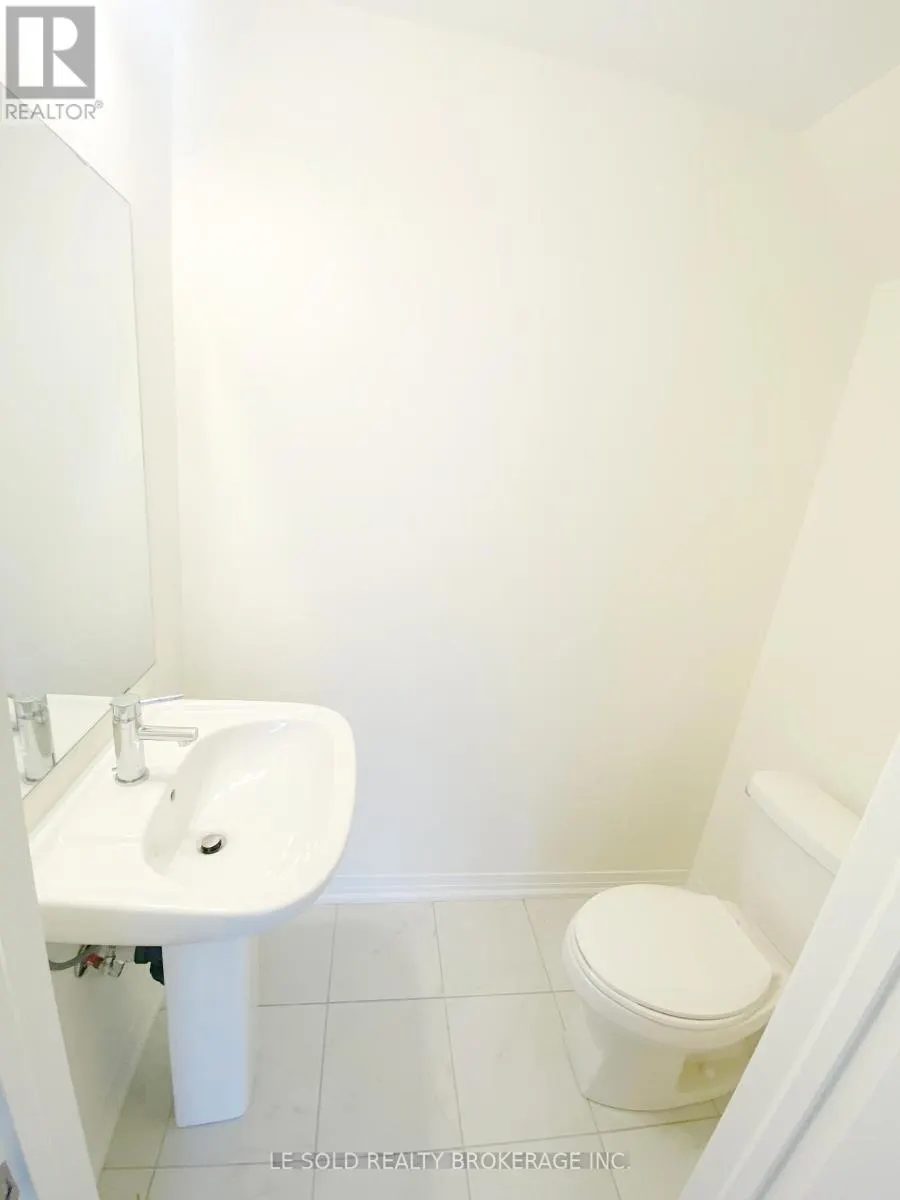 32 - 145 TAPSCOTT ROAD