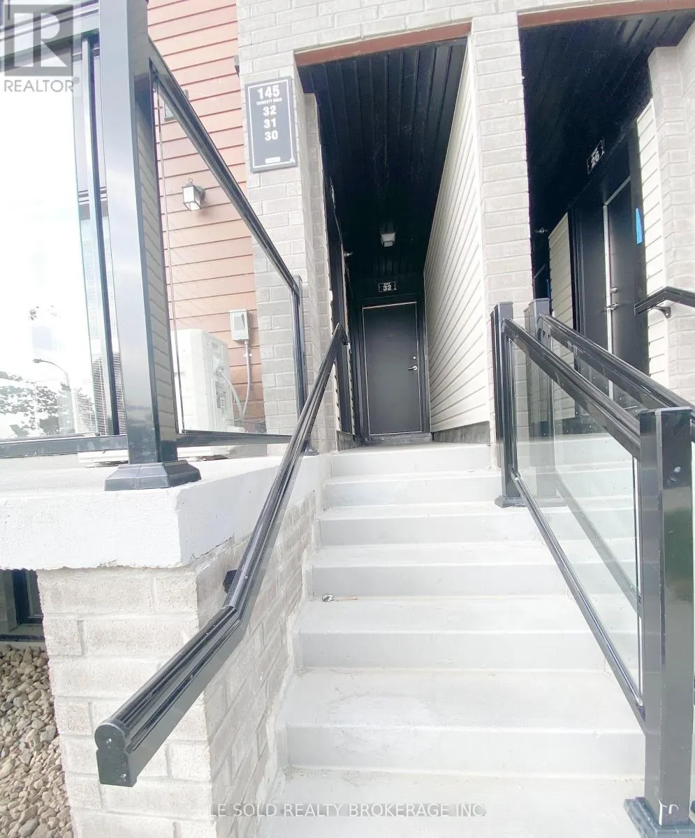 32 - 145 TAPSCOTT ROAD