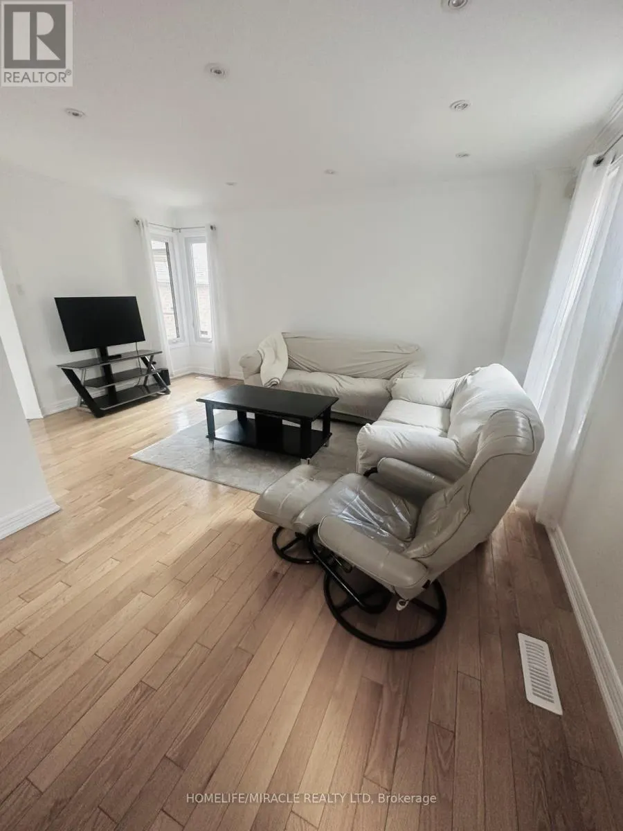 9 MARESFIELD DRIVE N DRIVE