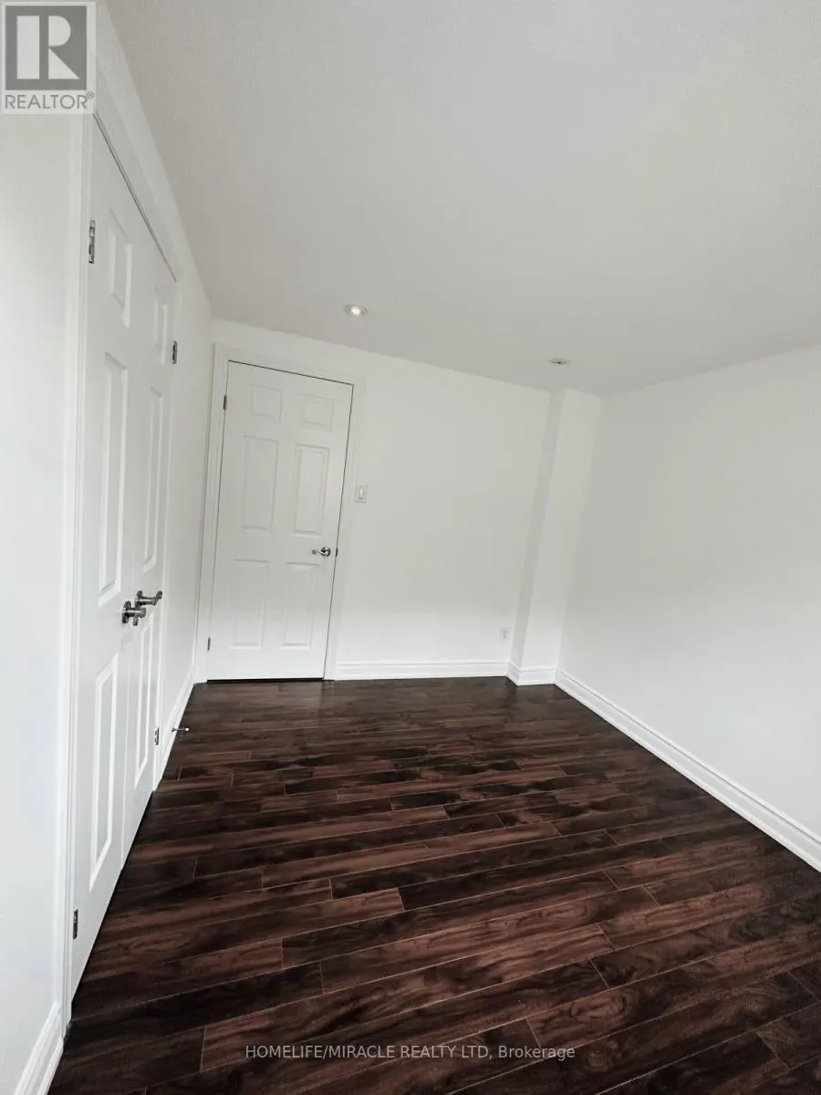 9 MARESFIELD DRIVE N DRIVE