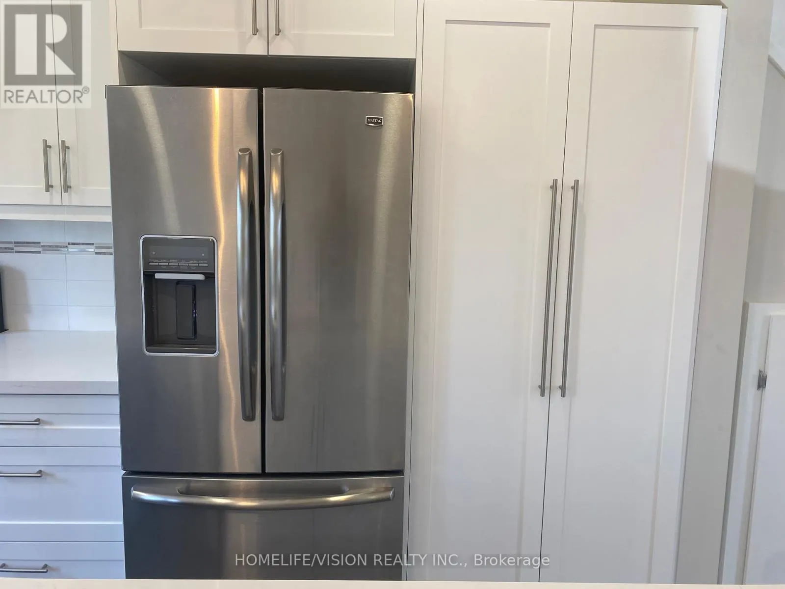 UPPER - 2448 GERRARD STREET E