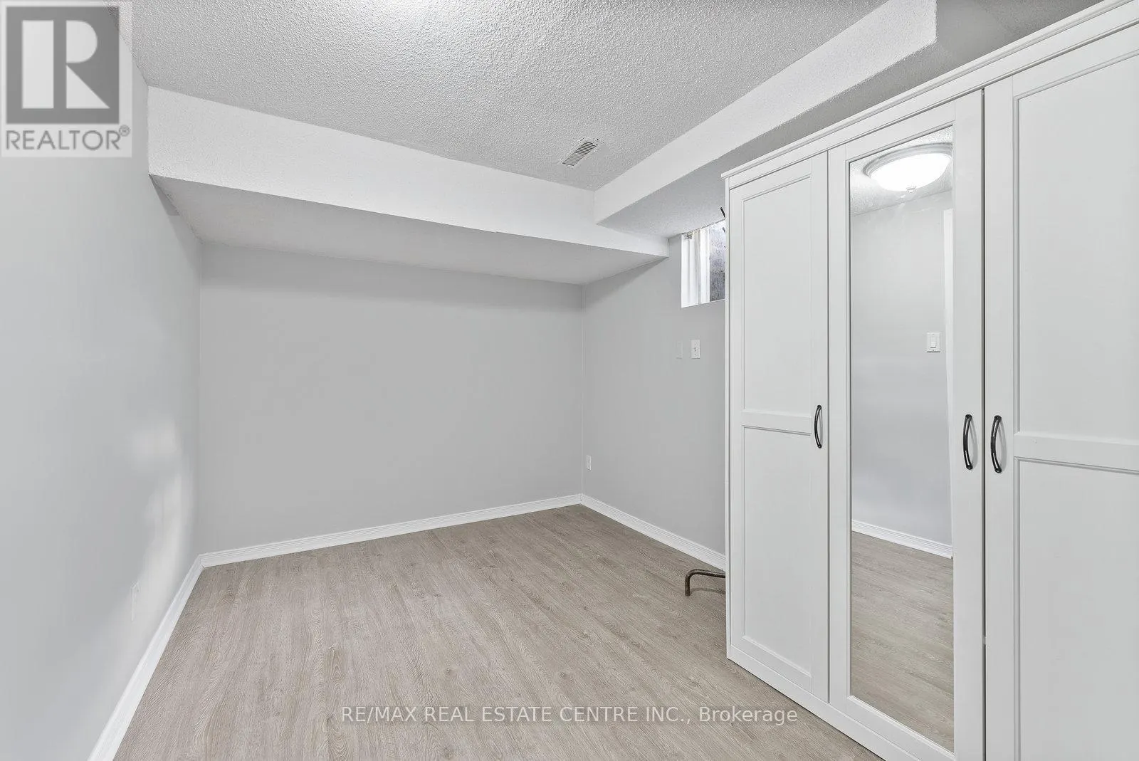 UPPER - 79 FAWNDALE CRESCENT