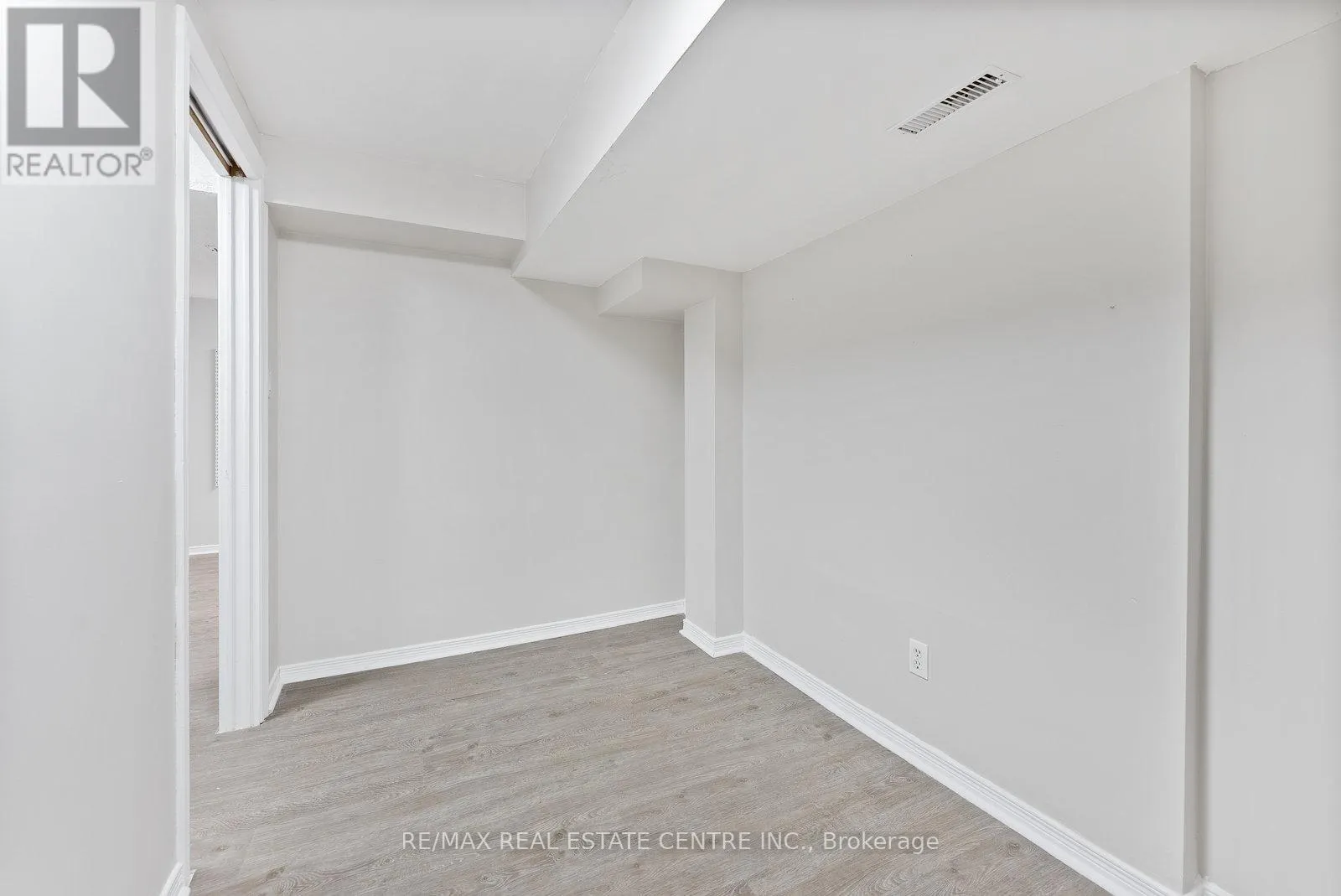 UPPER - 79 FAWNDALE CRESCENT