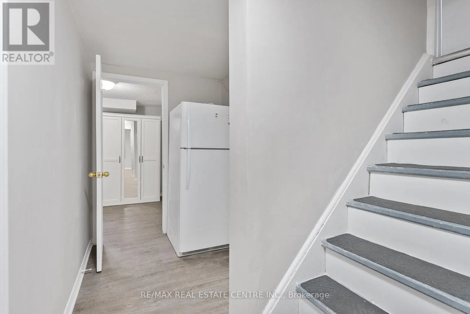 UPPER - 79 FAWNDALE CRESCENT