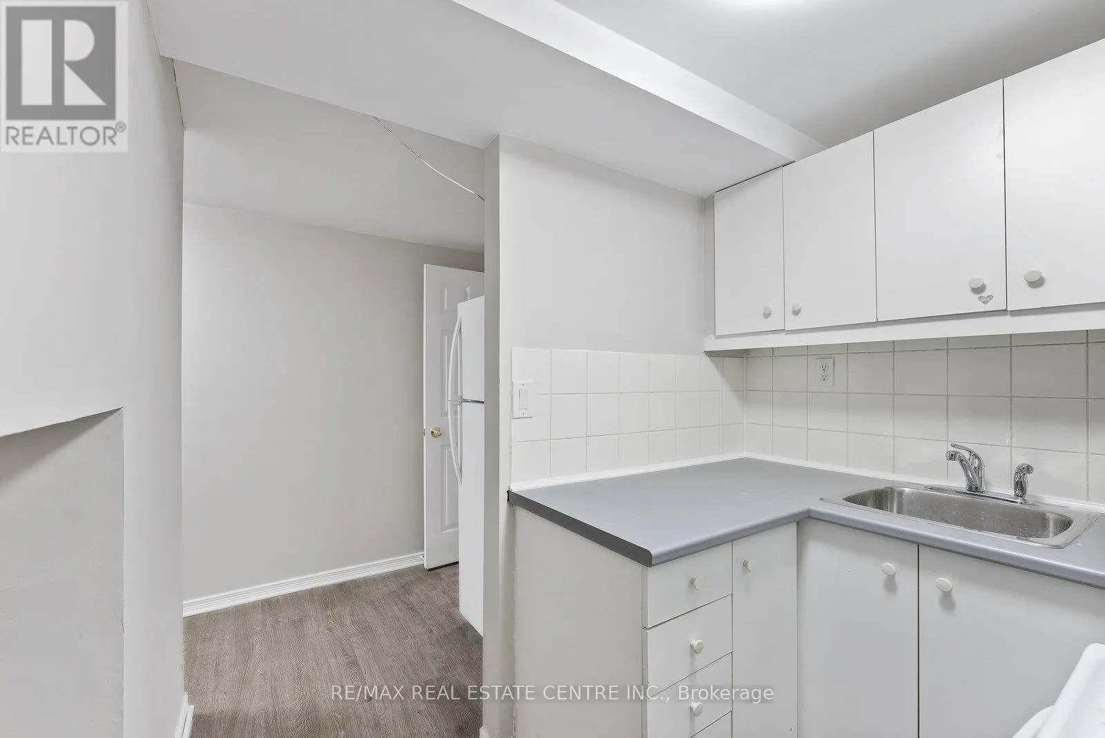 UPPER - 79 FAWNDALE CRESCENT