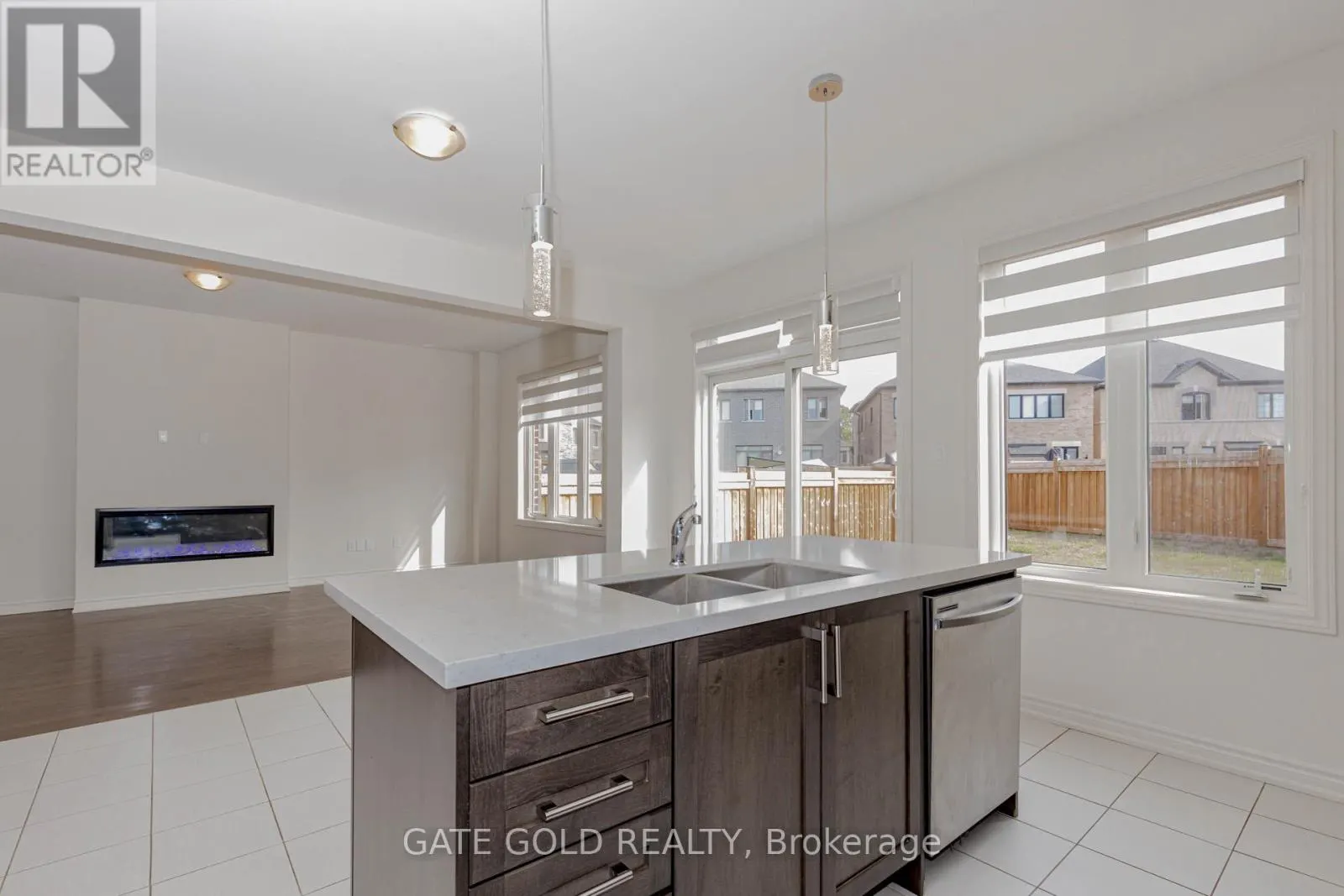 9 VICKERY STREET E