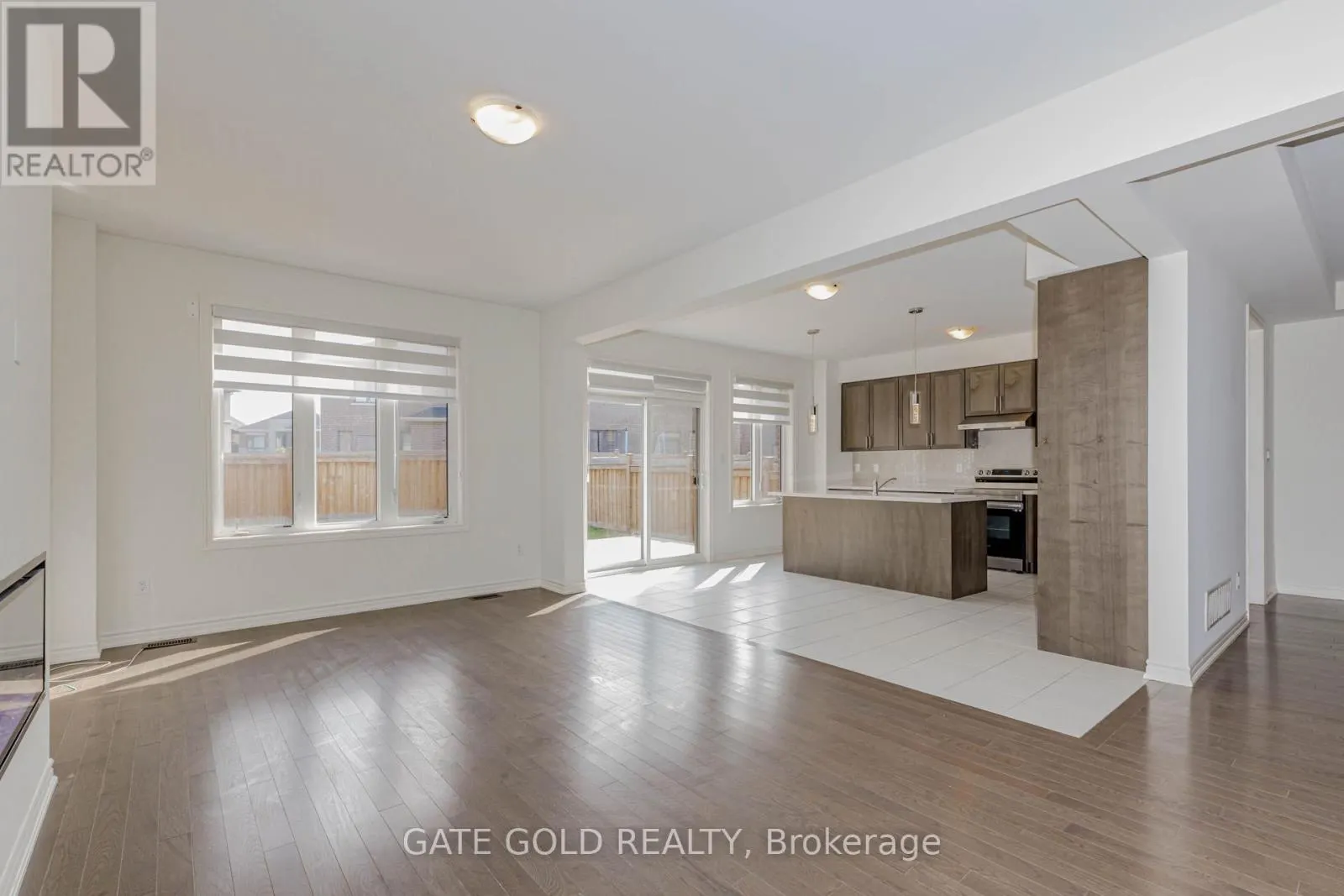 9 VICKERY STREET E