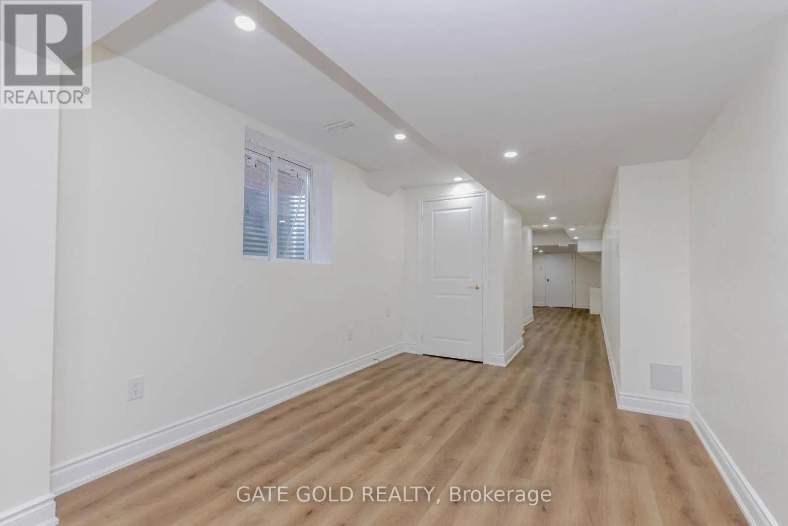 9 VICKERY STREET E
