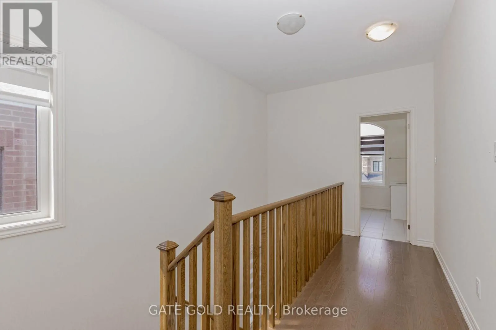 9 VICKERY STREET E