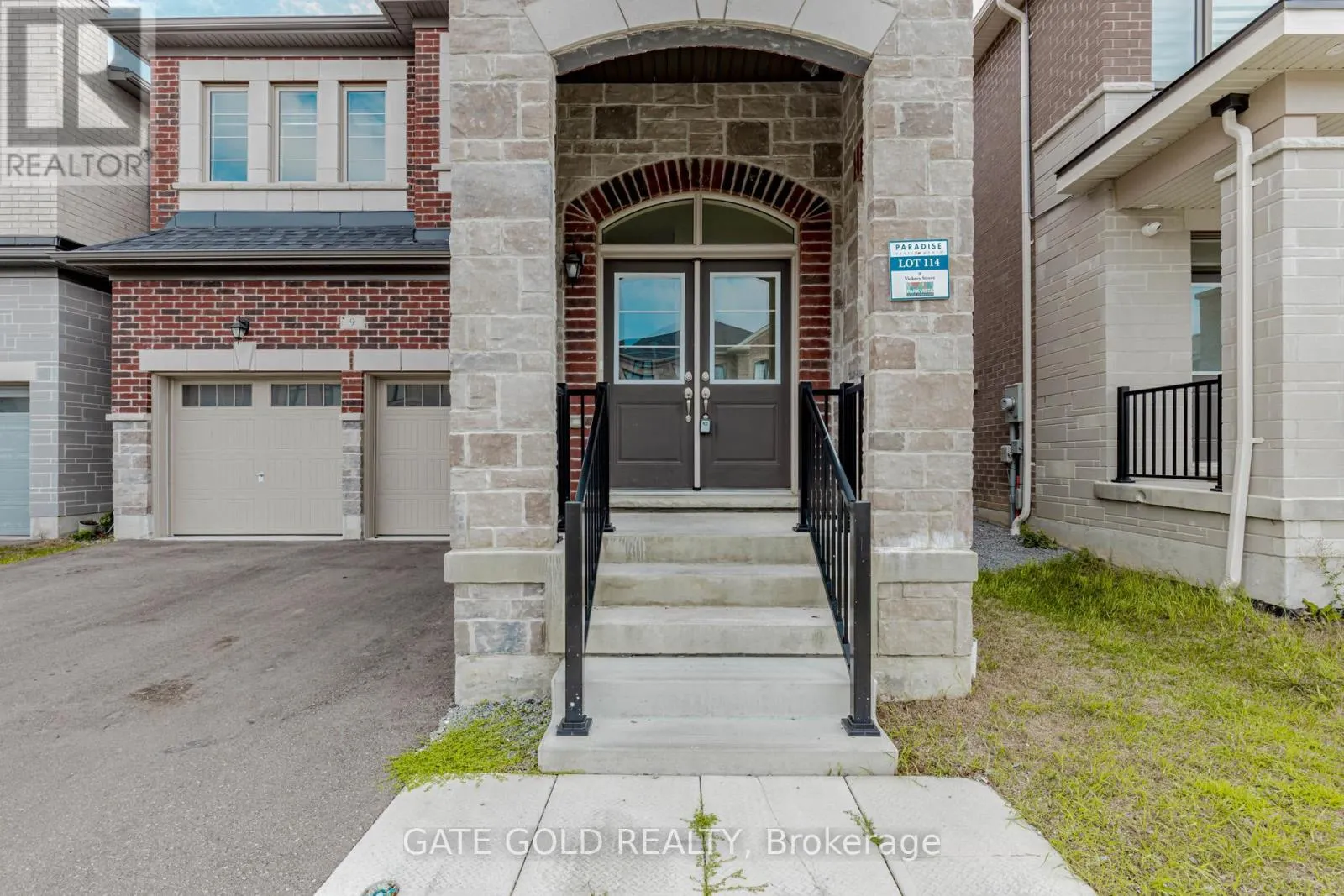 9 VICKERY STREET E