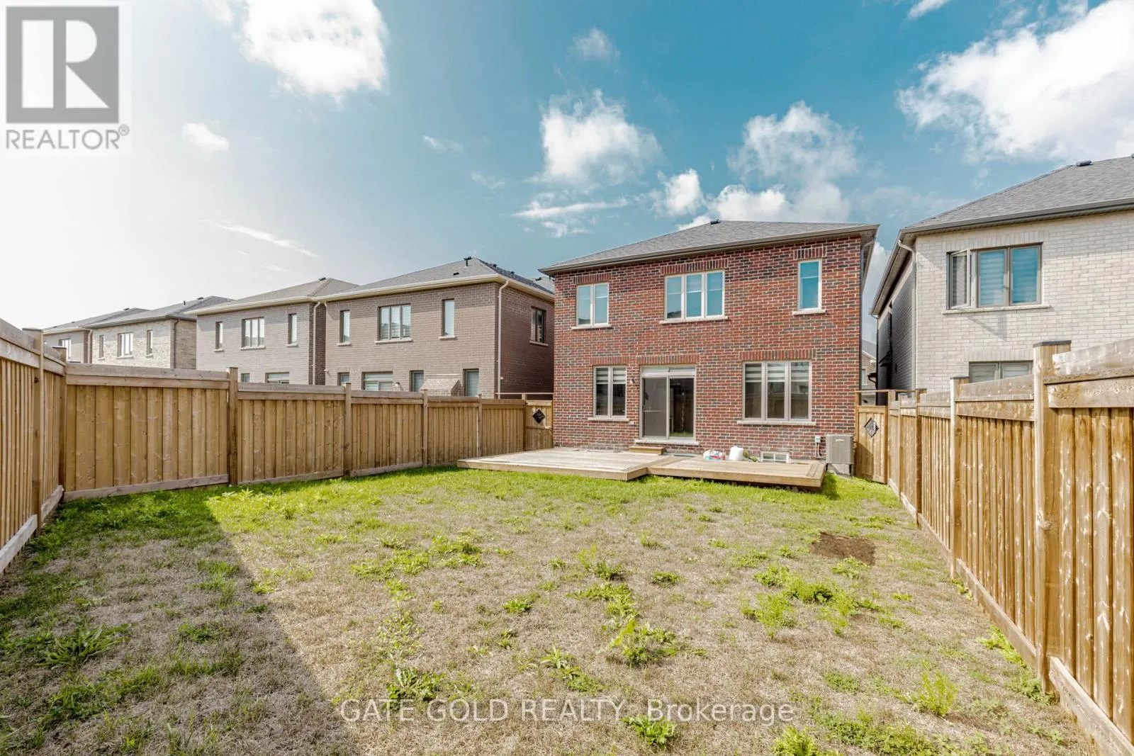 9 VICKERY STREET E