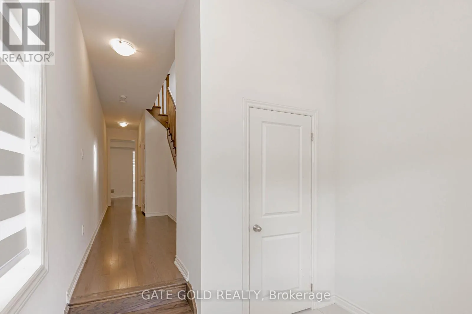 9 VICKERY STREET E