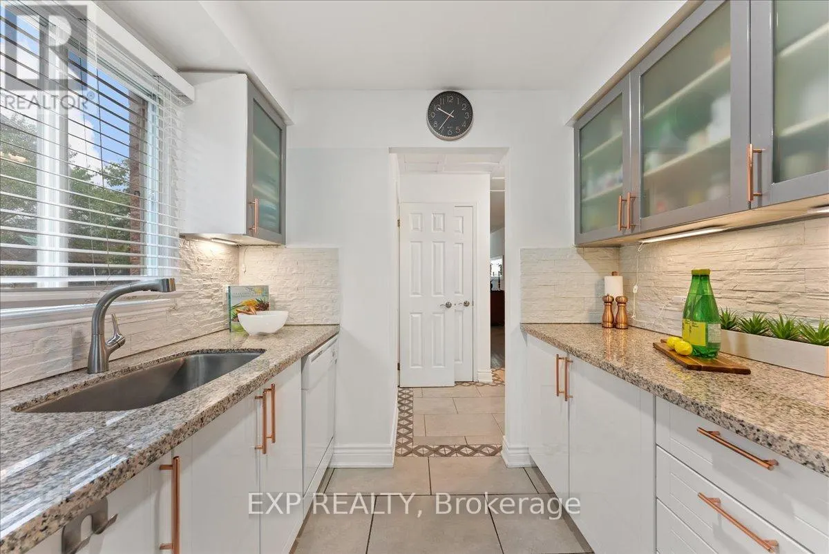 1391 FERNCLIFF CIRCLE