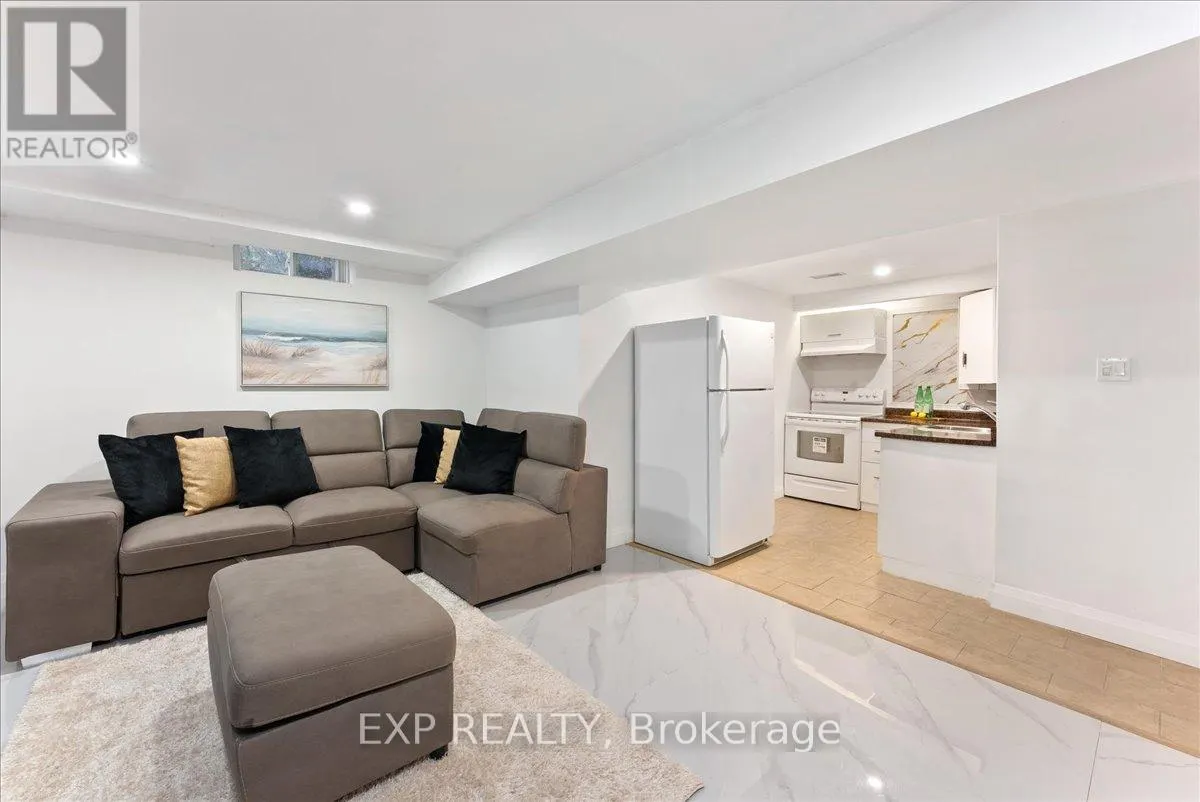 1391 FERNCLIFF CIRCLE