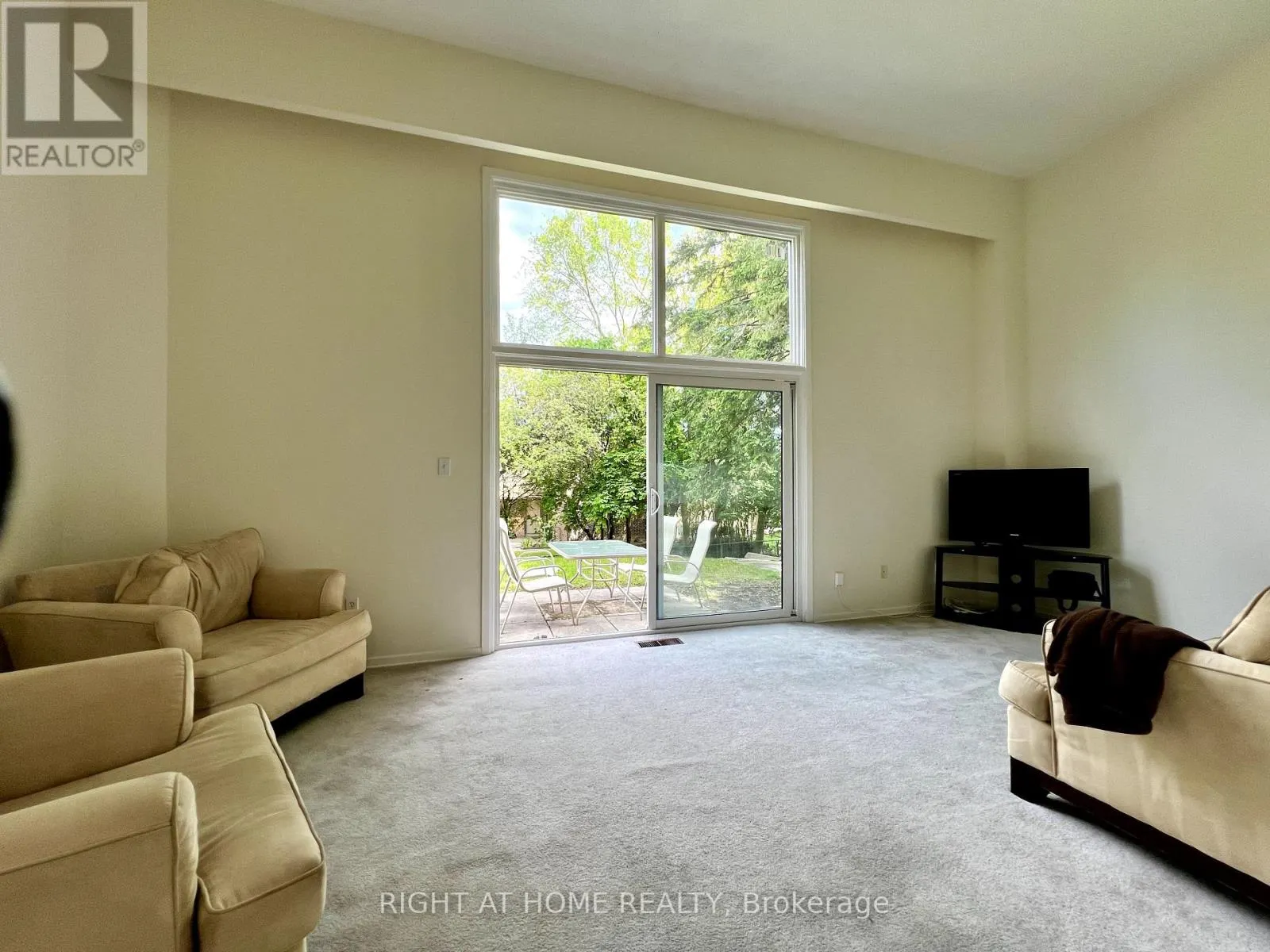 43 - 286 SPRUCEWOOD COURT