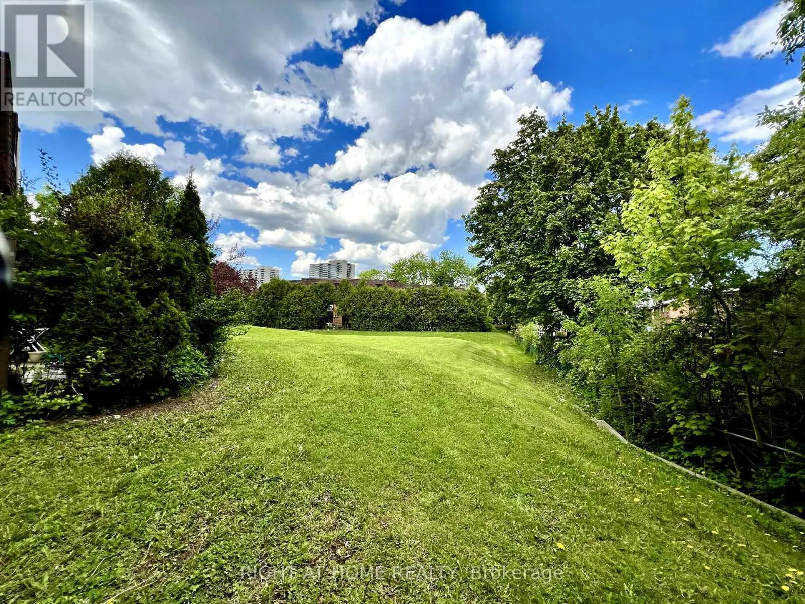 43 - 286 SPRUCEWOOD COURT