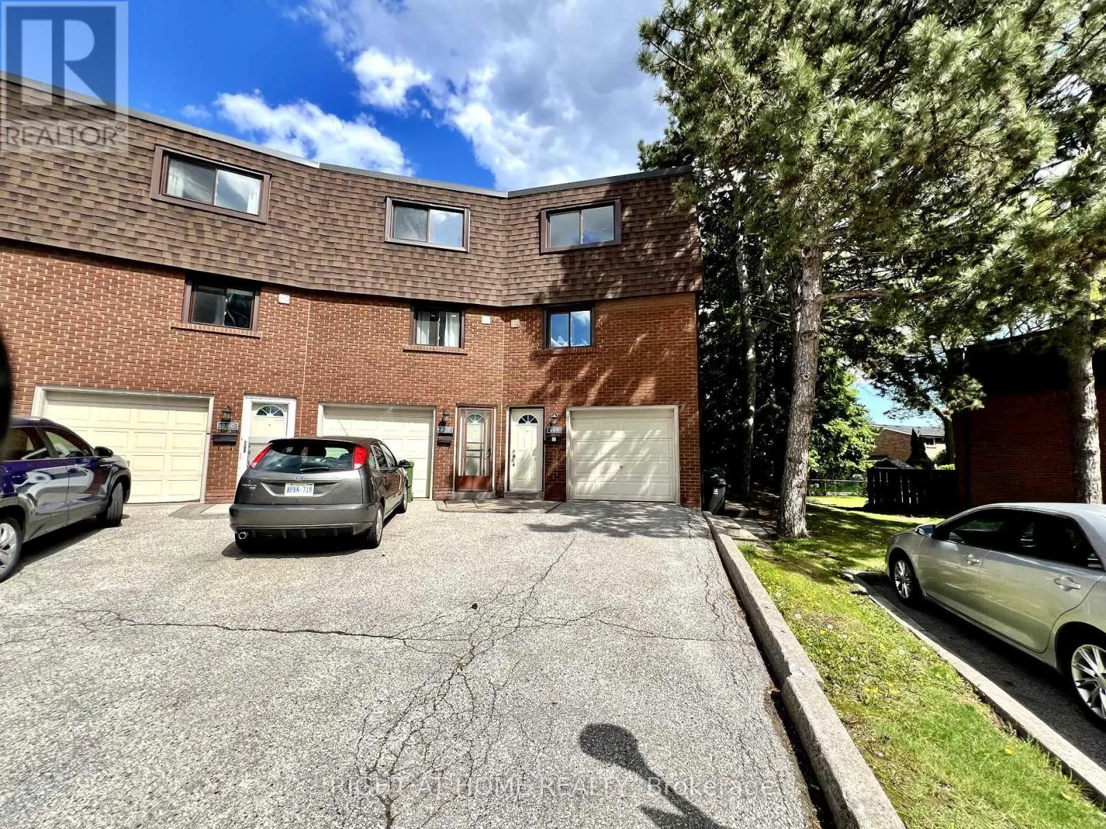 43 - 286 SPRUCEWOOD COURT