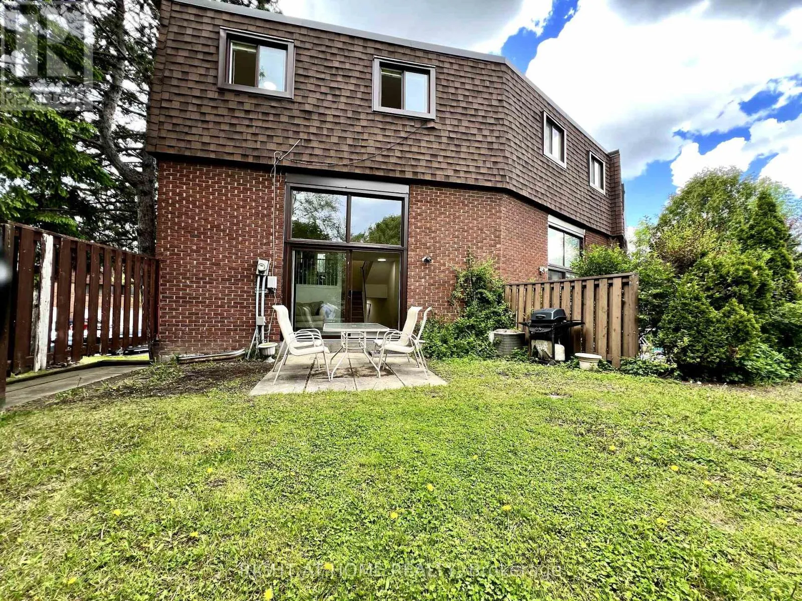 43 - 286 SPRUCEWOOD COURT