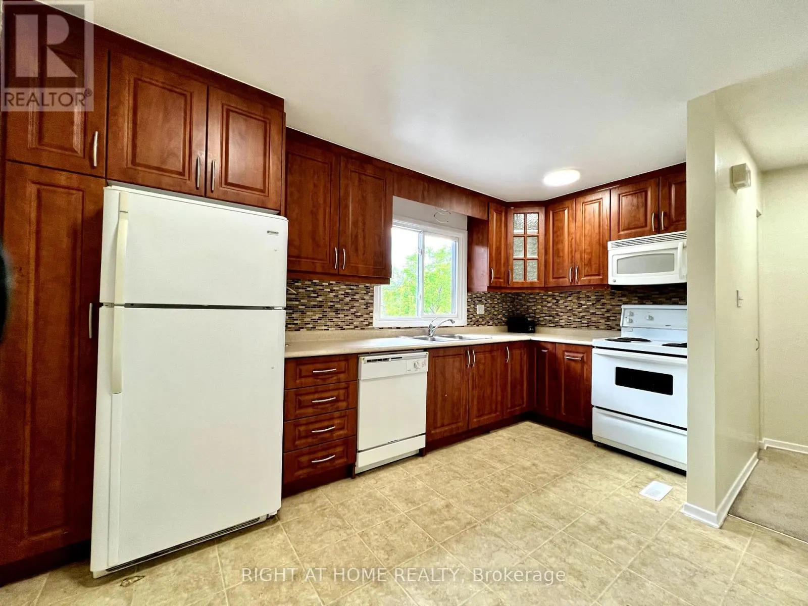 43 - 286 SPRUCEWOOD COURT