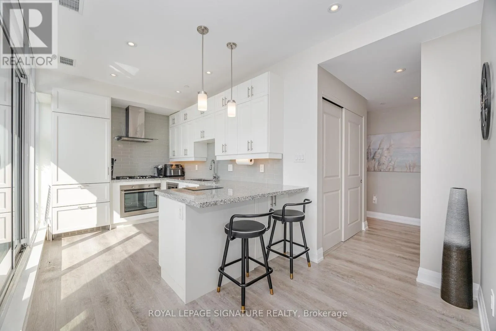 502 - 200 WOODBINE AVENUE