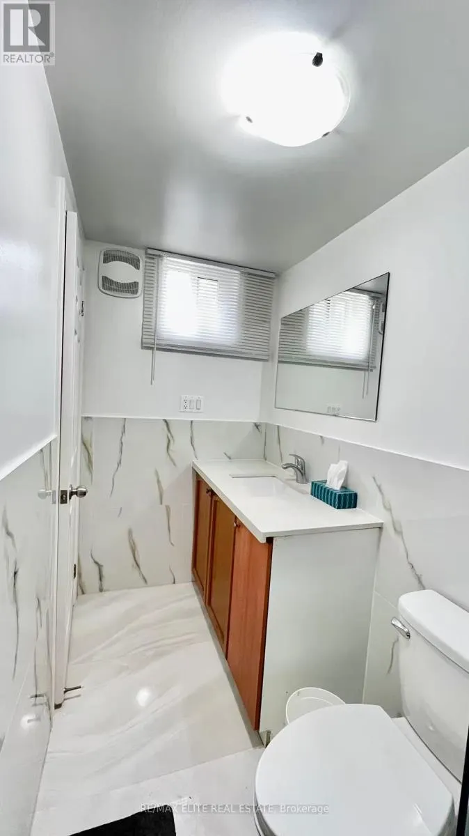 LOWER UNIT A - 21A SCARDEN AVENUE