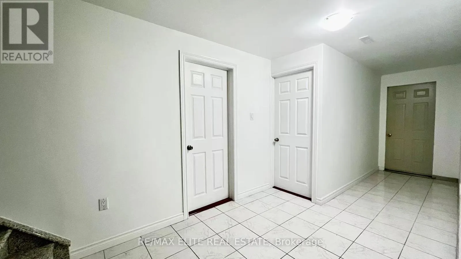 LOWER UNIT A - 21A SCARDEN AVENUE