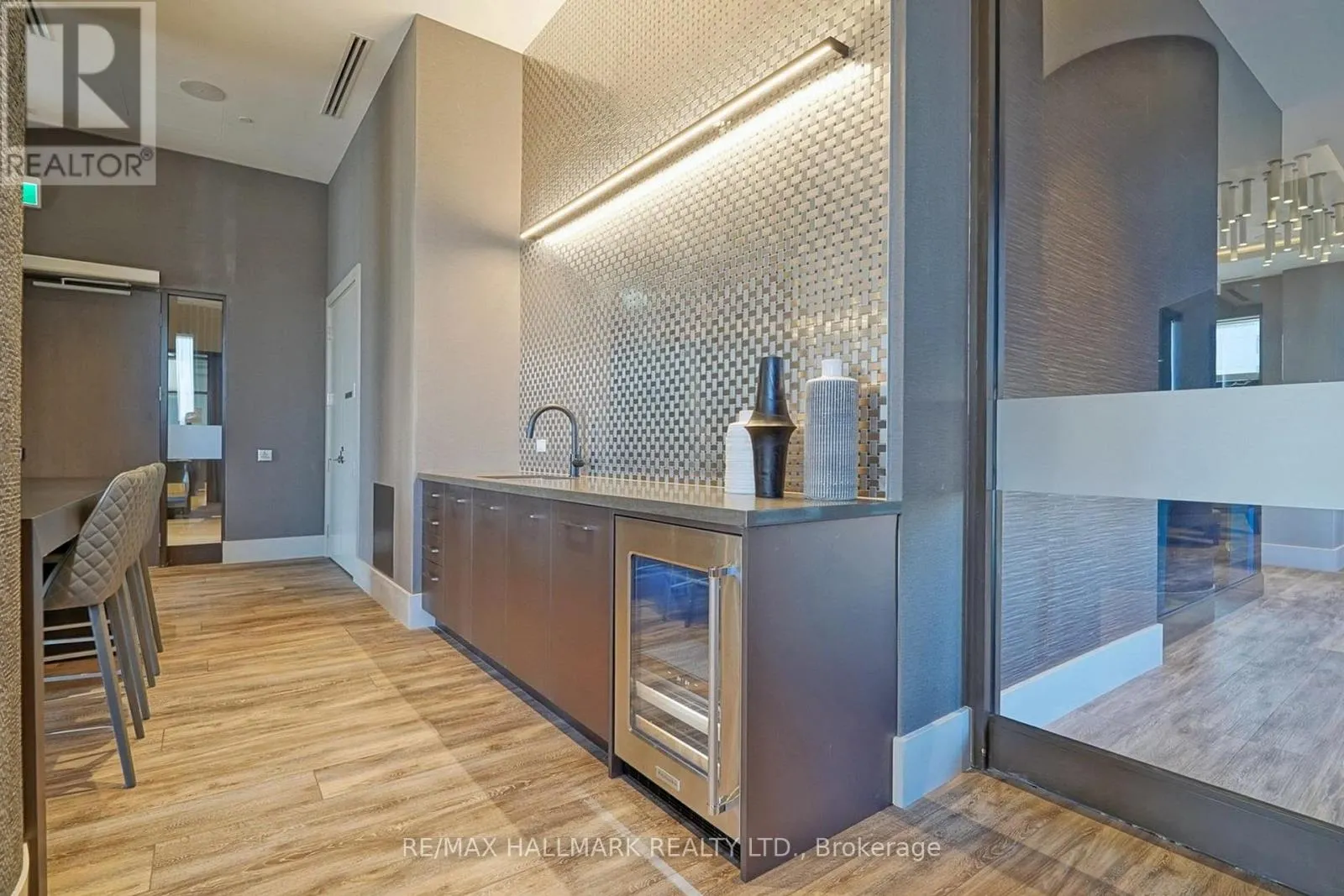 2310 - 2550 SIMCOE STREET N