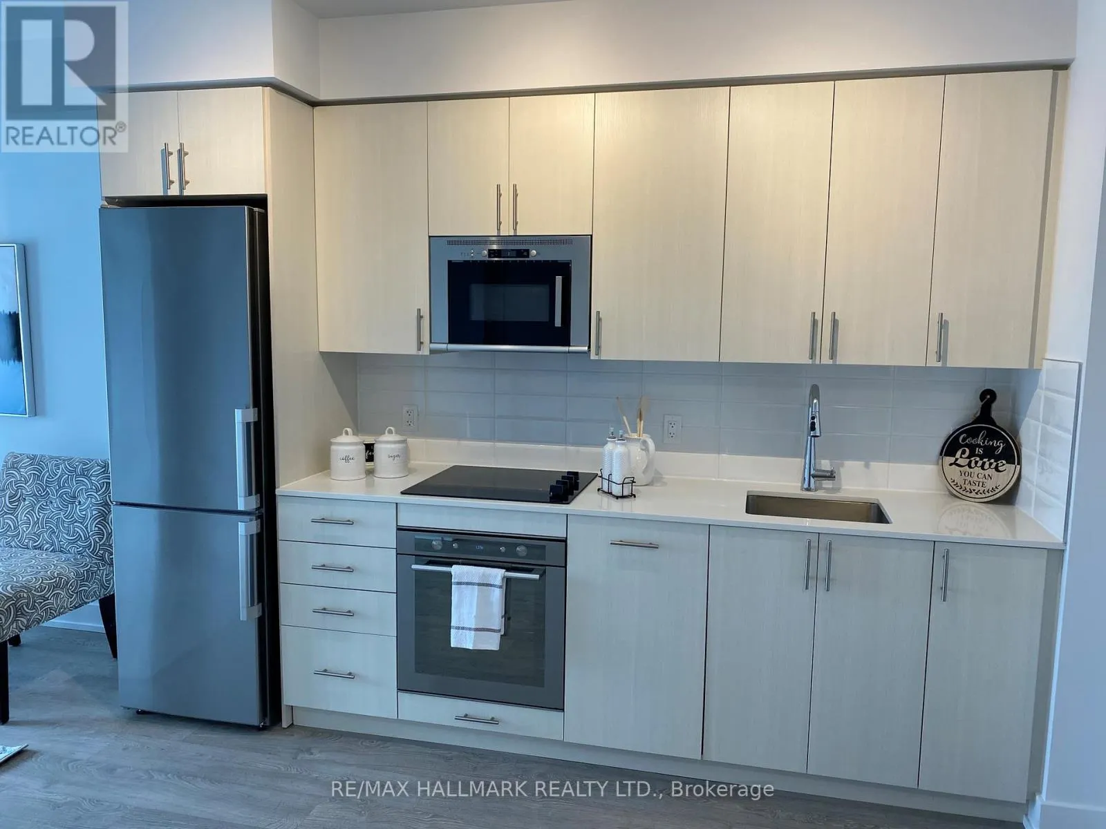 2310 - 2550 SIMCOE STREET N