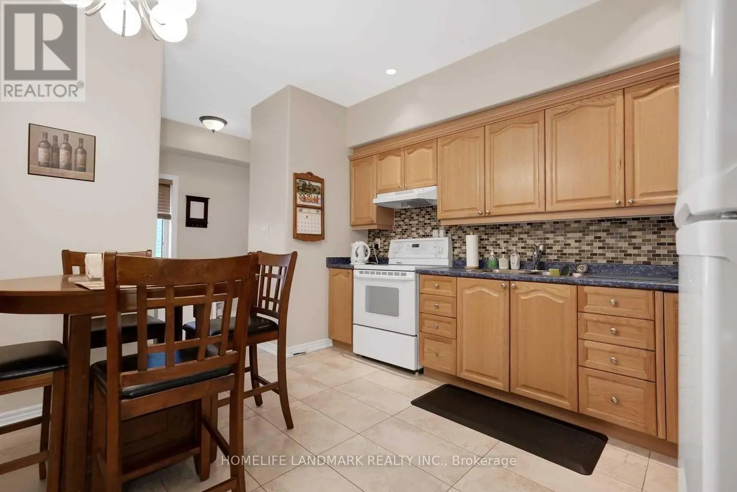 MAIN FL - 6 OSGOODE GATE