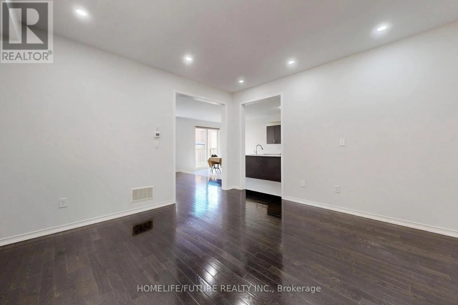 MAIN & 2ND - 2385 DRESS CIRCLE CRESCENT