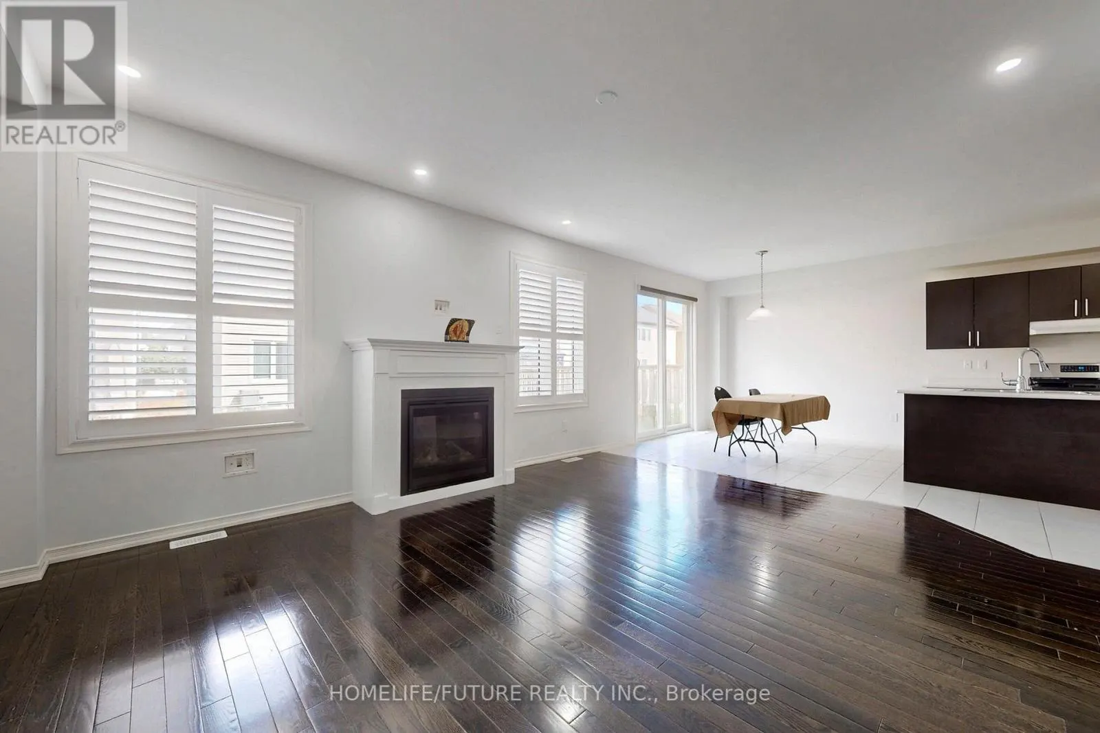 MAIN & 2ND - 2385 DRESS CIRCLE CRESCENT