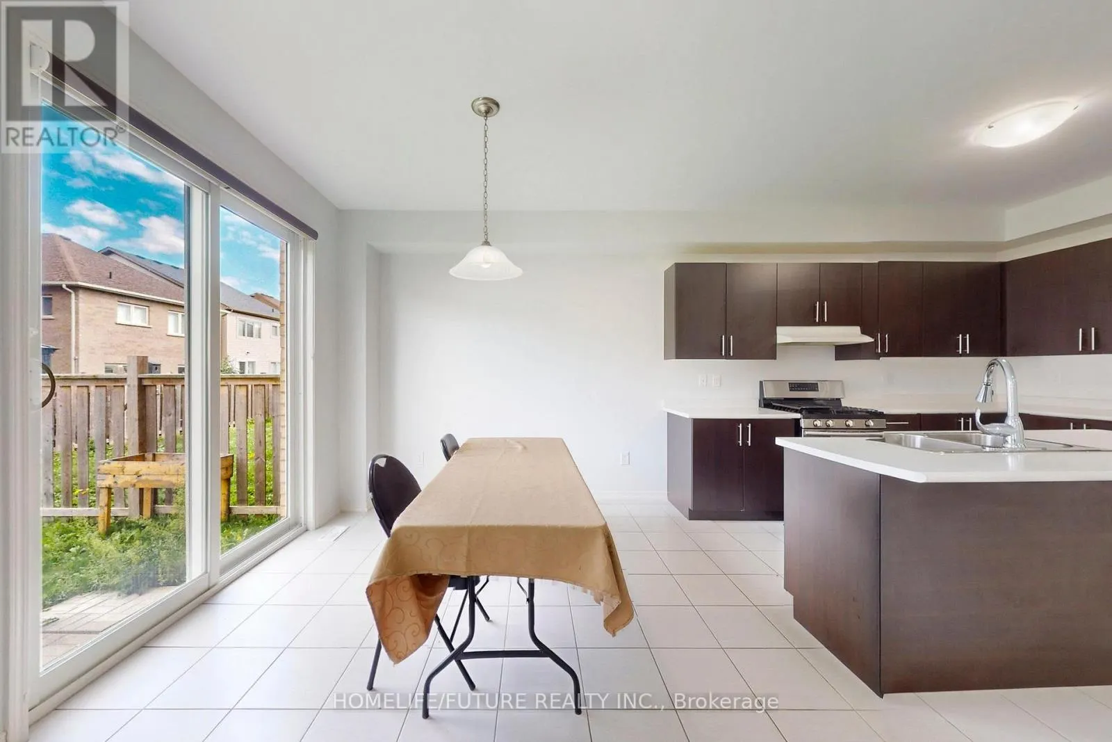 MAIN & 2ND - 2385 DRESS CIRCLE CRESCENT