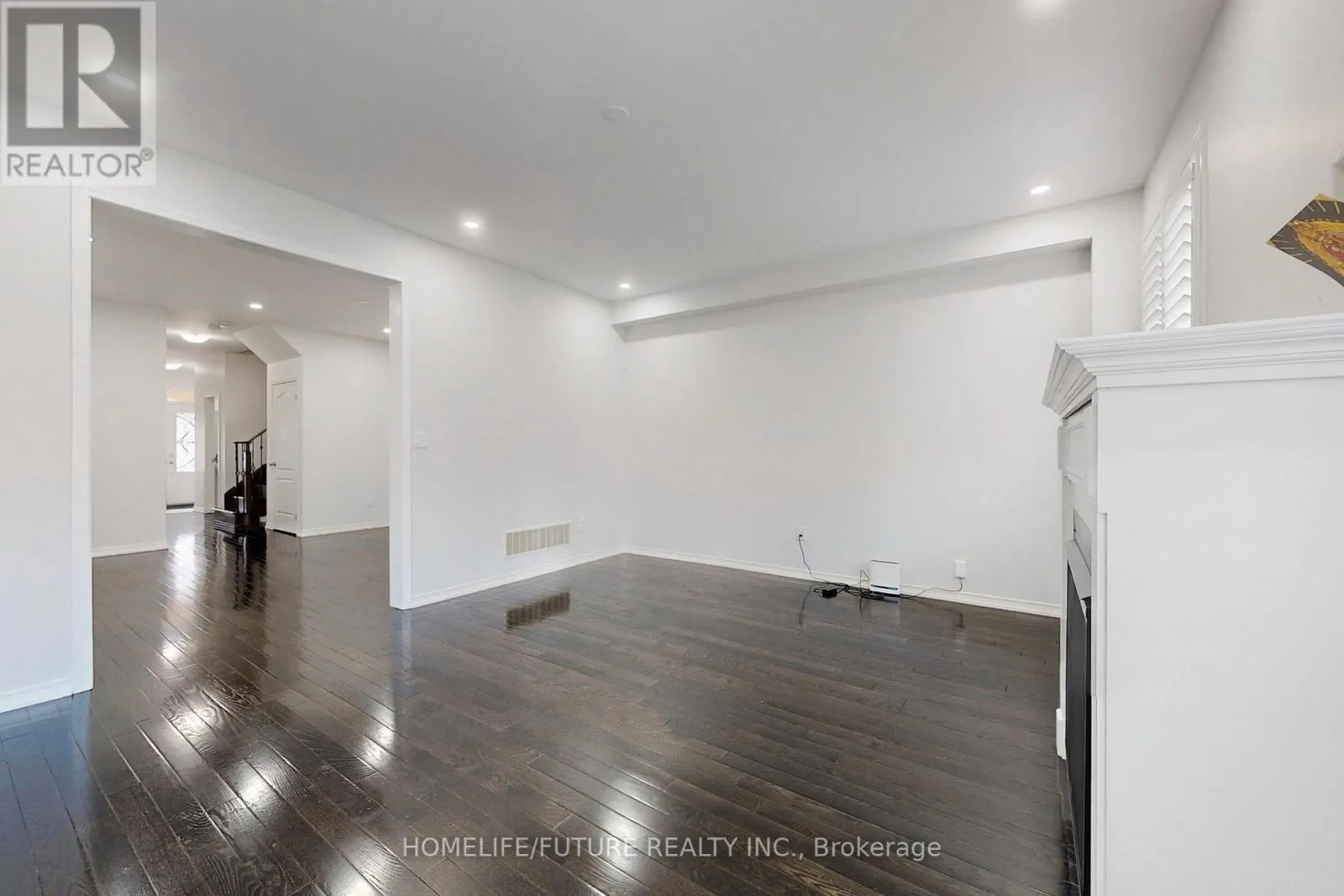 MAIN & 2ND - 2385 DRESS CIRCLE CRESCENT