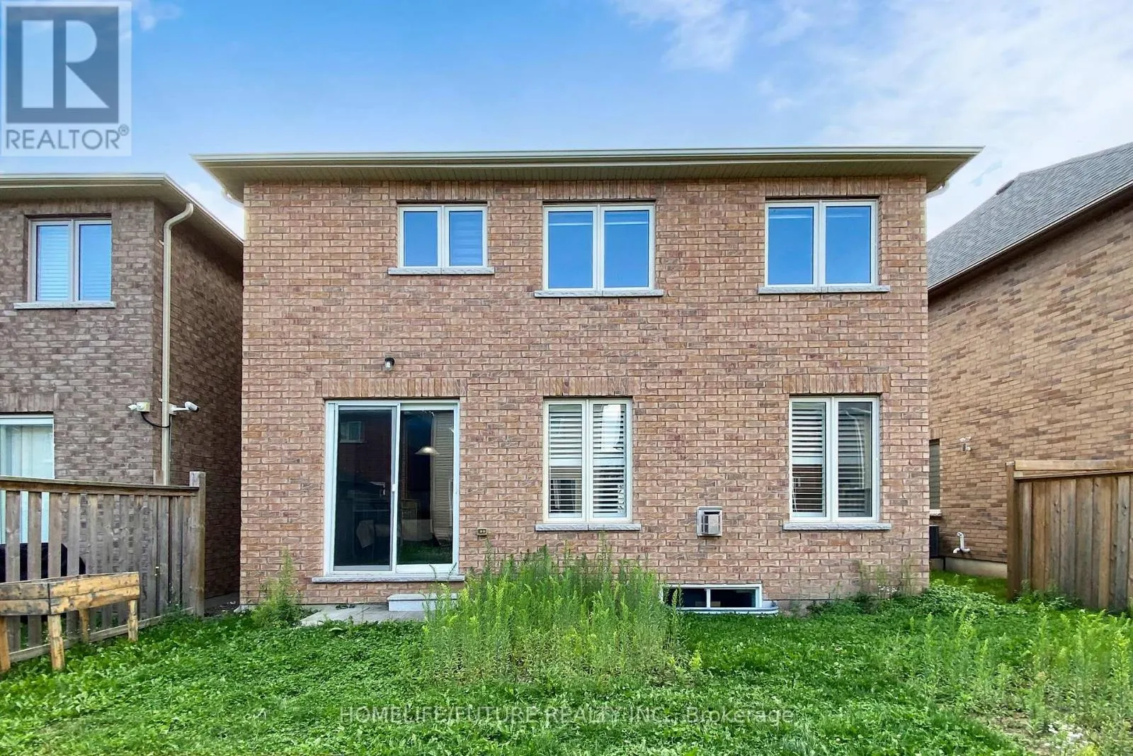 MAIN & 2ND - 2385 DRESS CIRCLE CRESCENT