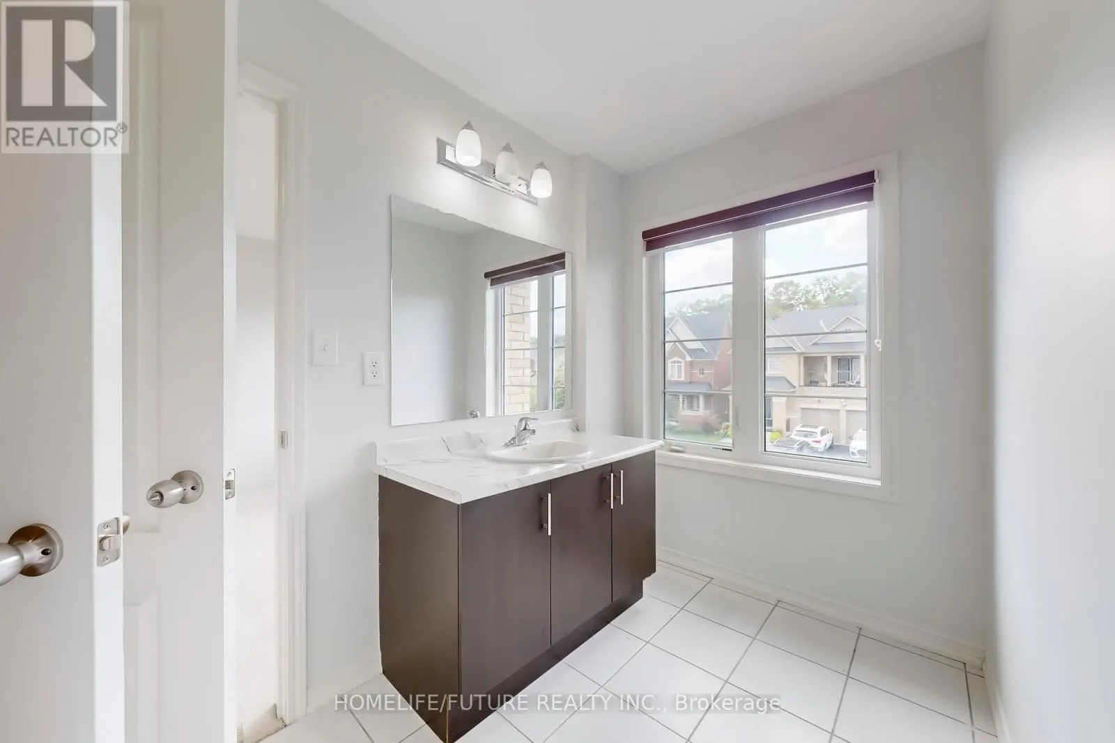 MAIN & 2ND - 2385 DRESS CIRCLE CRESCENT