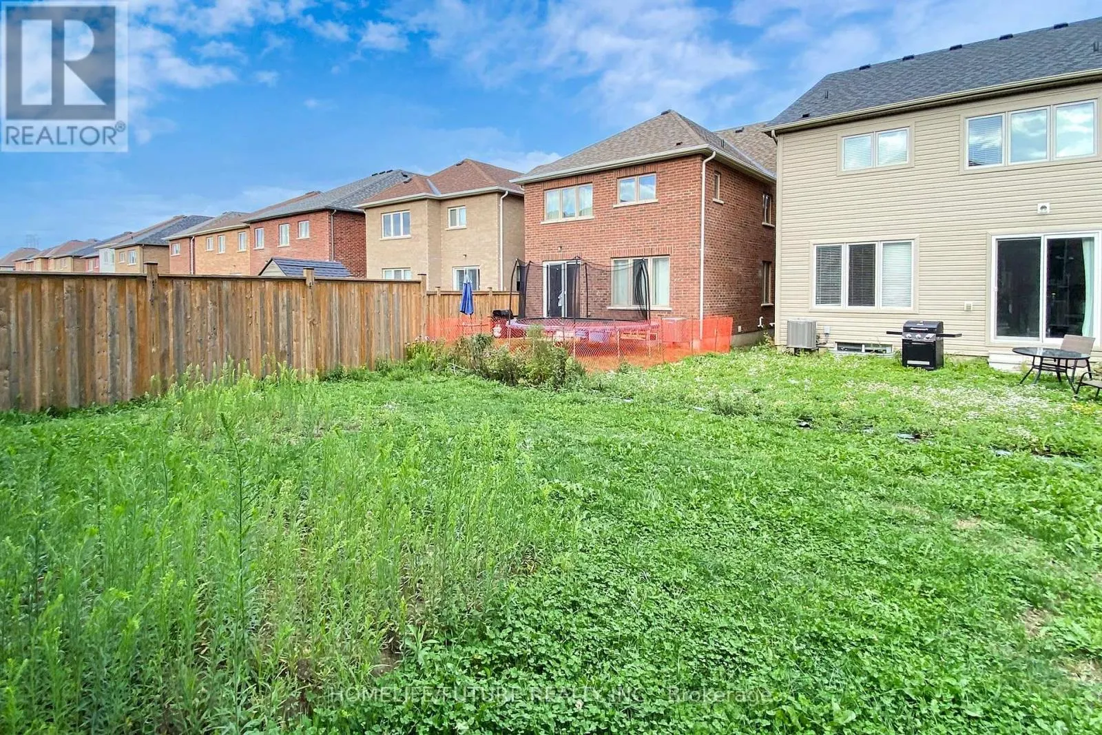 MAIN & 2ND - 2385 DRESS CIRCLE CRESCENT