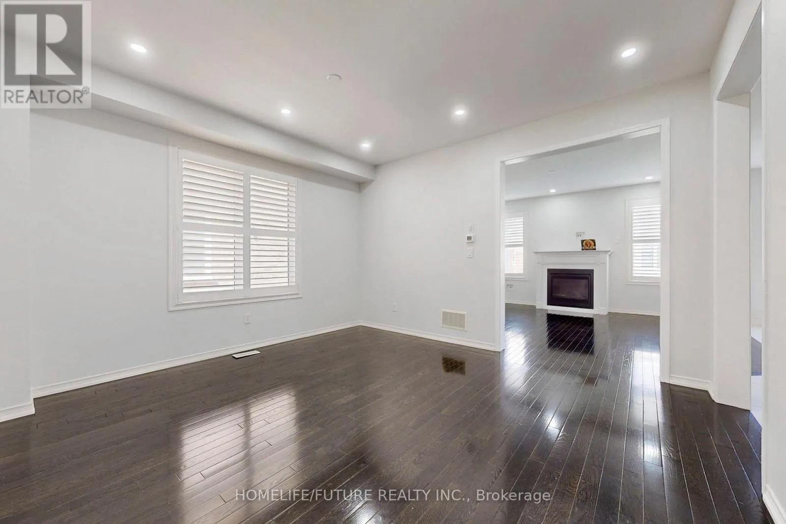 MAIN & 2ND - 2385 DRESS CIRCLE CRESCENT