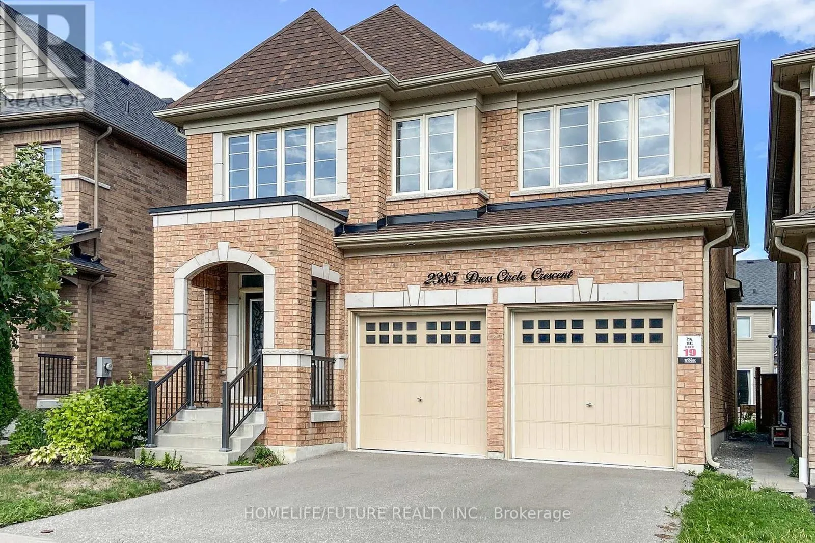 MAIN & 2ND - 2385 DRESS CIRCLE CRESCENT