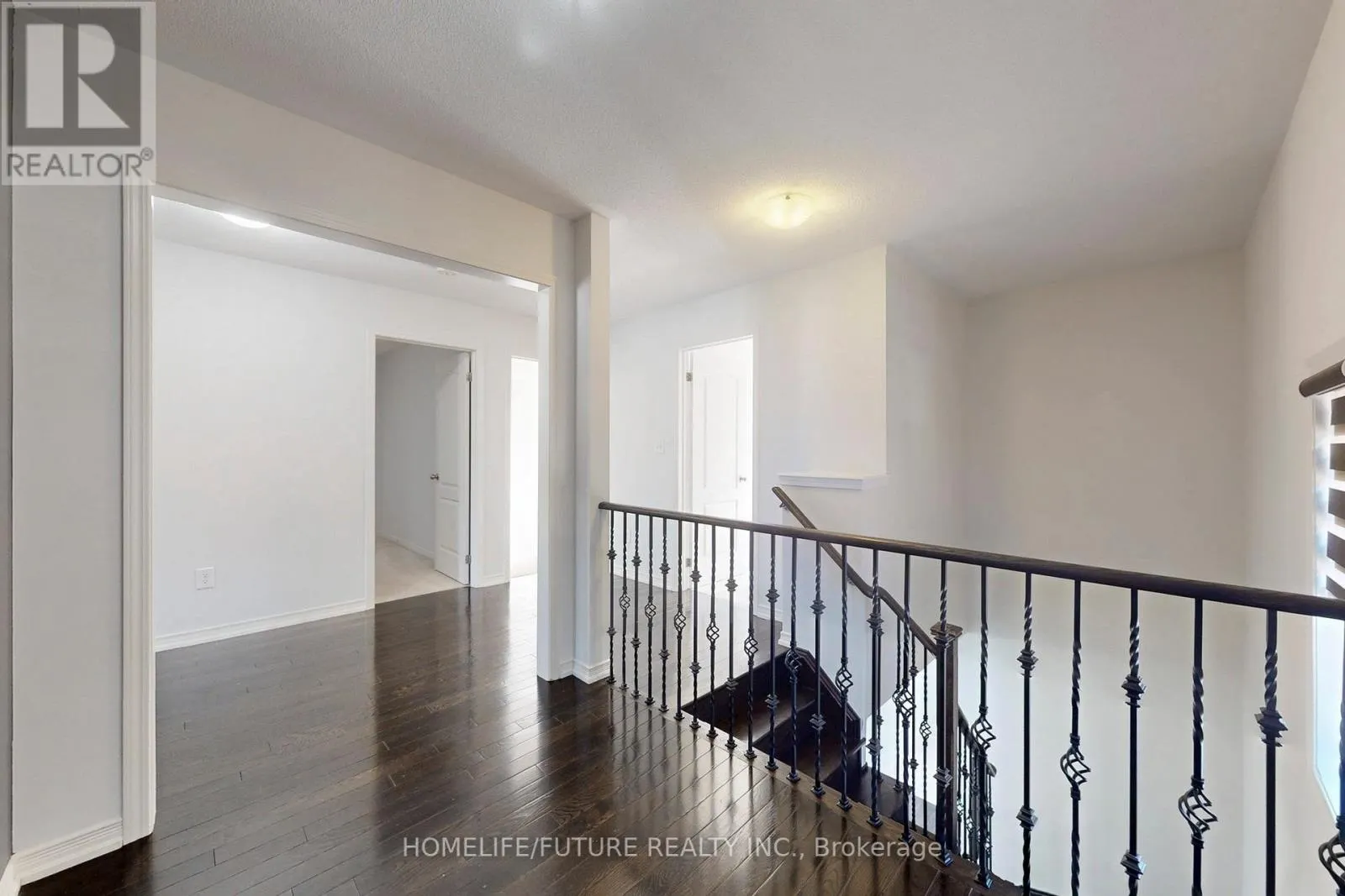 MAIN & 2ND - 2385 DRESS CIRCLE CRESCENT