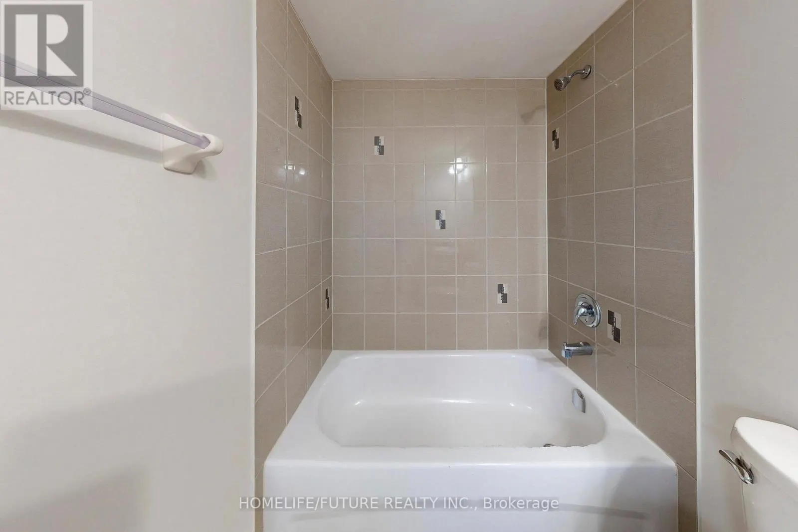 MAIN & 2ND - 2385 DRESS CIRCLE CRESCENT
