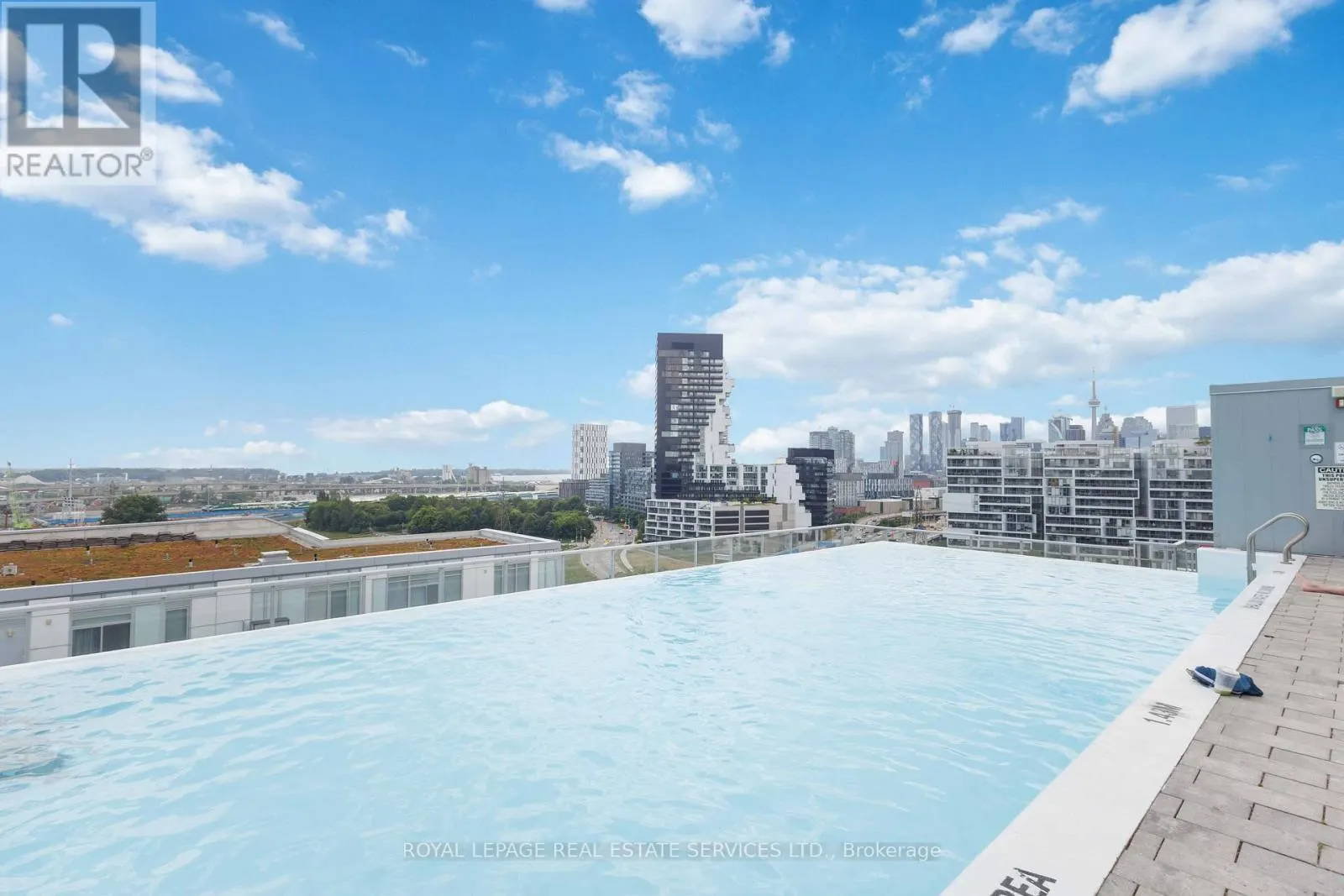 810 - 25 BASEBALL PLACE